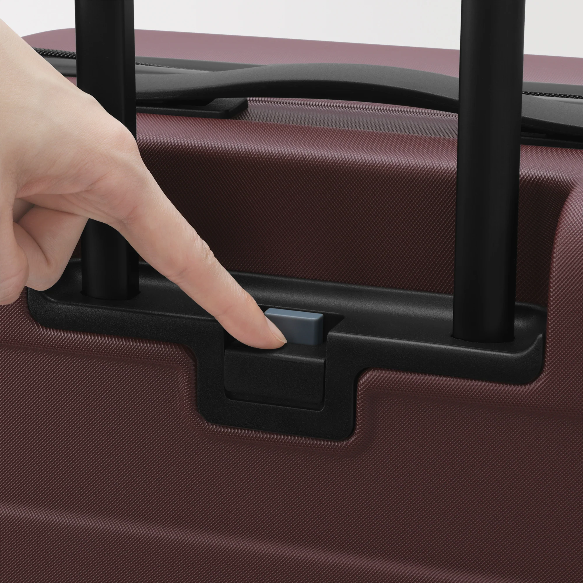 Hard Shell Suitcase 75L | Check-In - Image 108