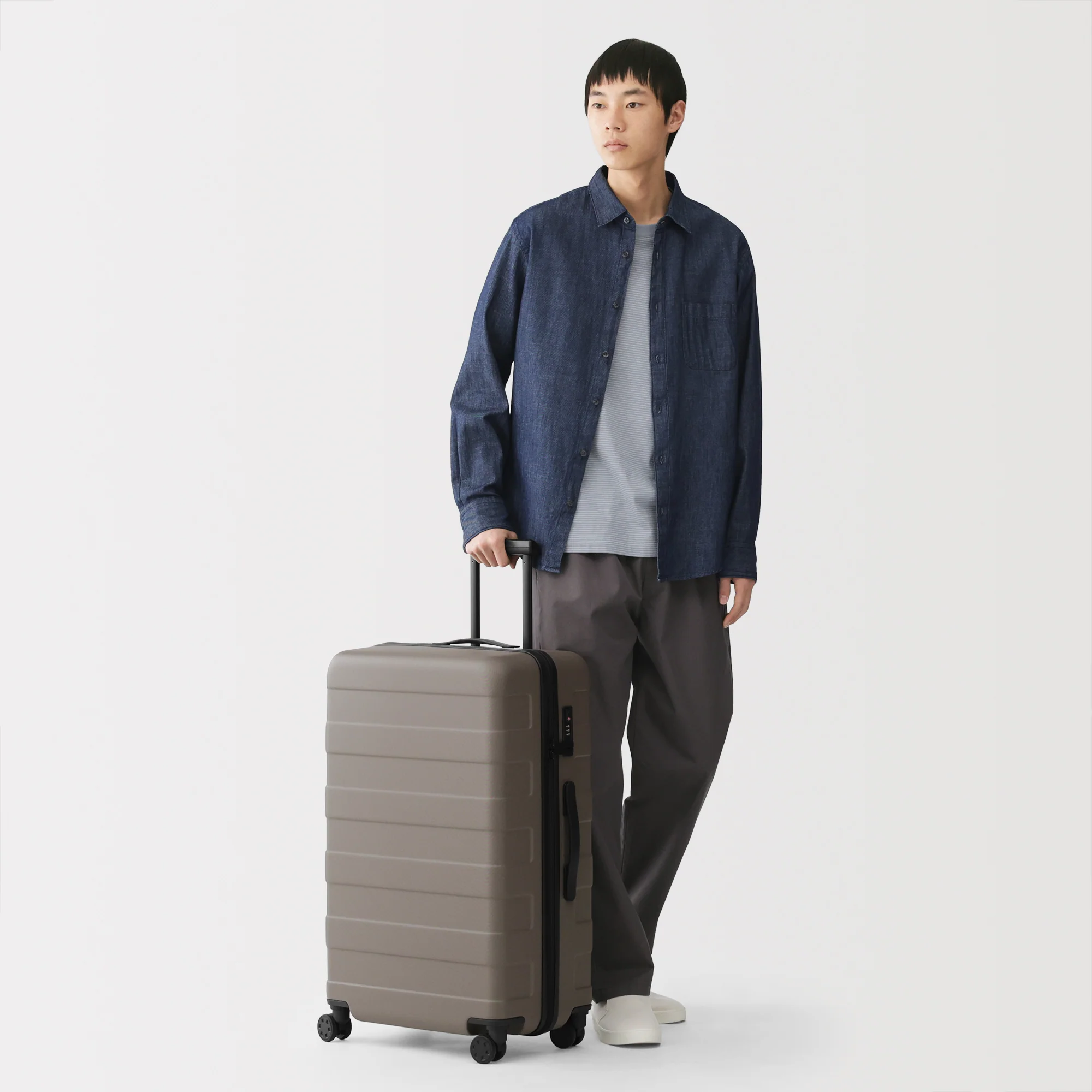 Hard Shell Suitcase 75L | Check-In - Image 115