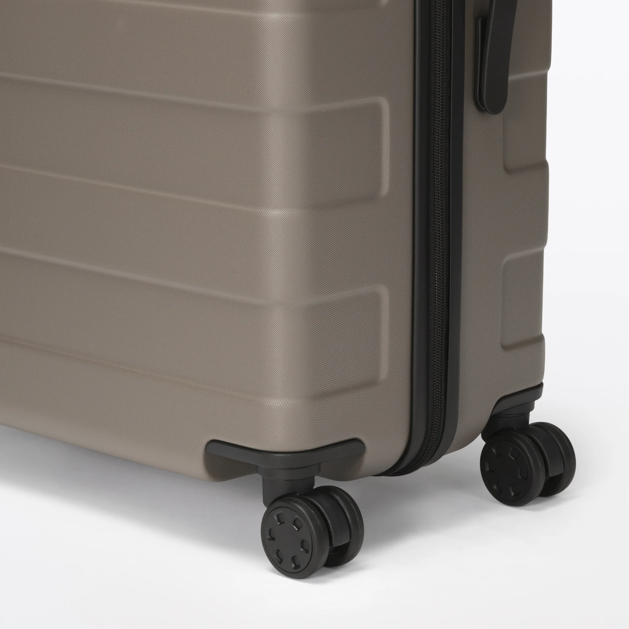 Hard Shell Suitcase 75L | Check-In - Image 122