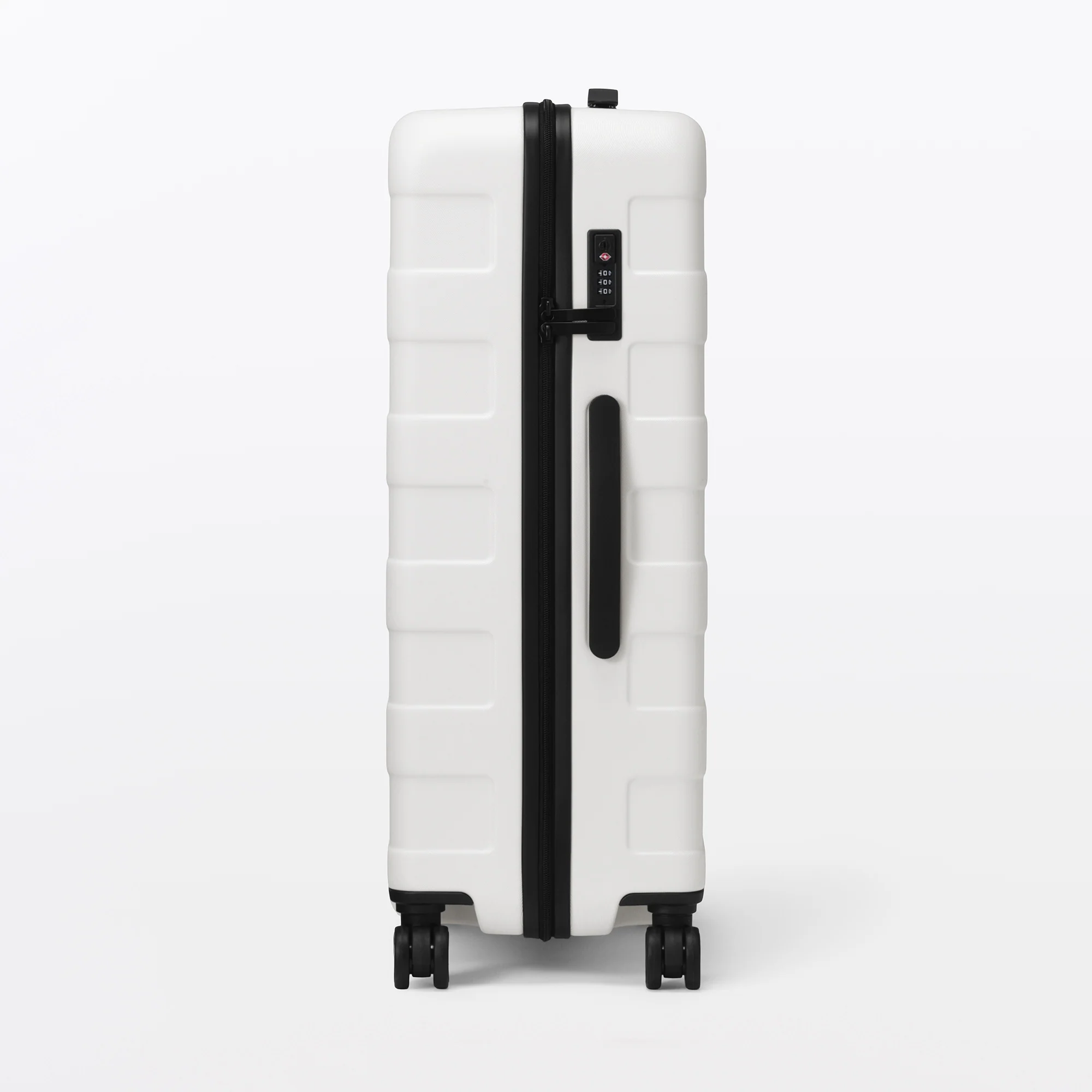 Hard Shell Suitcase 75L | Check-In - Image 86