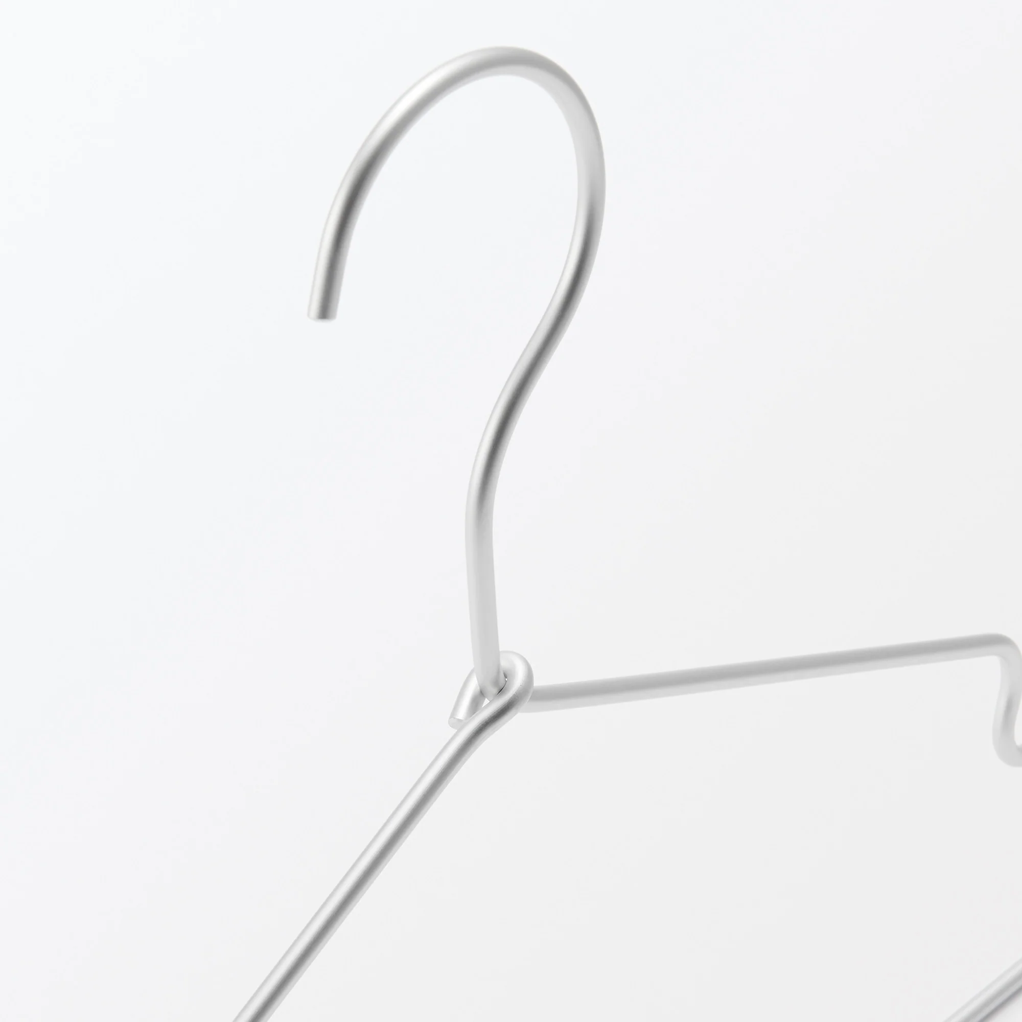 Aluminum Laundry Hanger with Notches - 16.5" (3 Pack) - Image 4