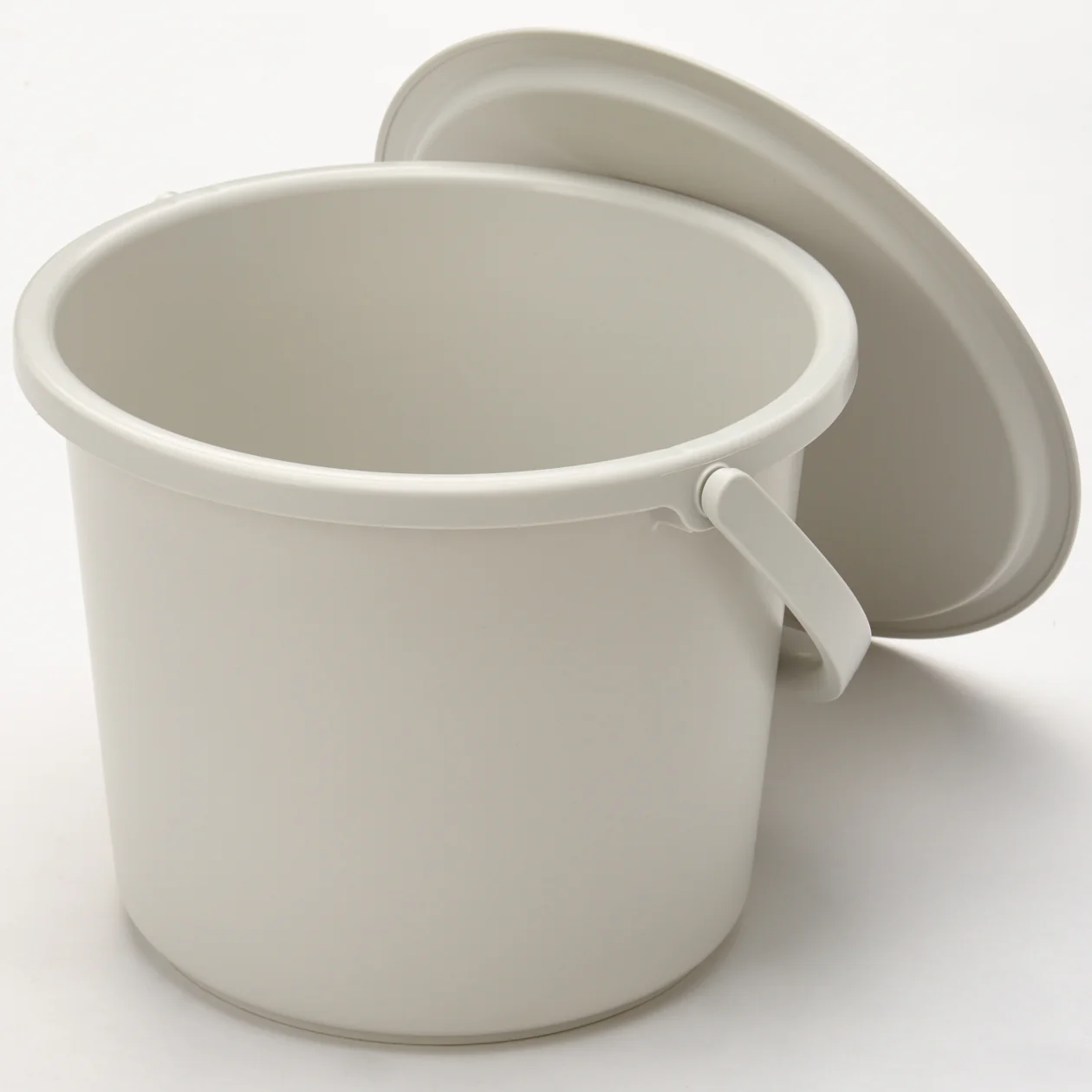 Bucket With Lid