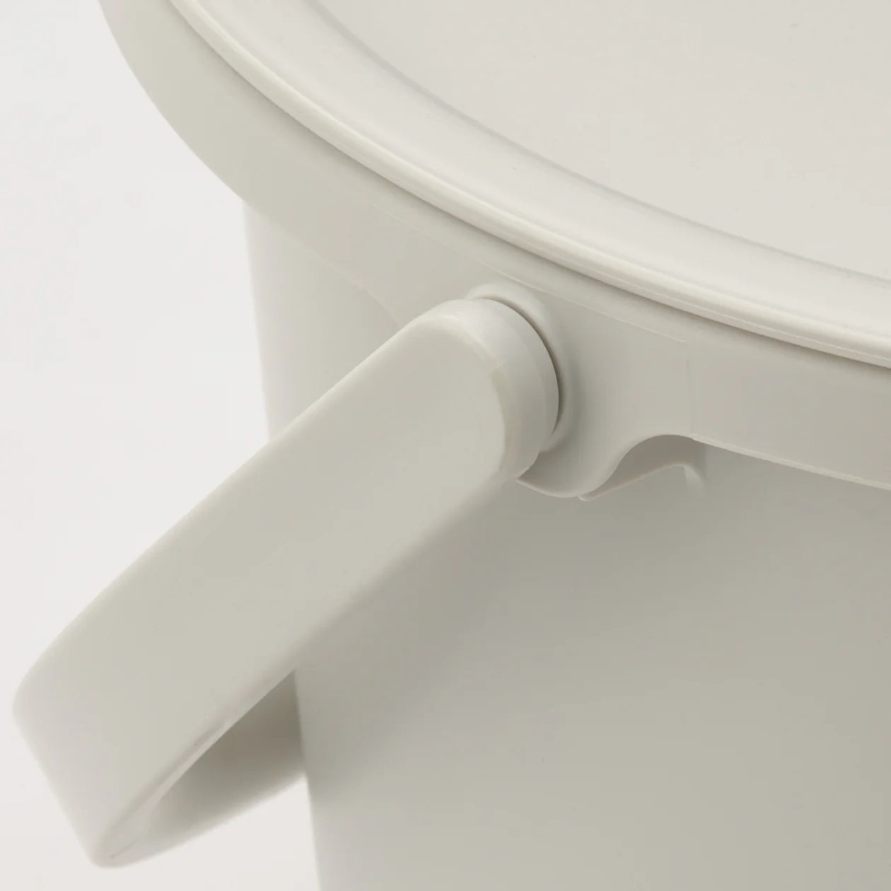 Bucket With Lid - Image 6