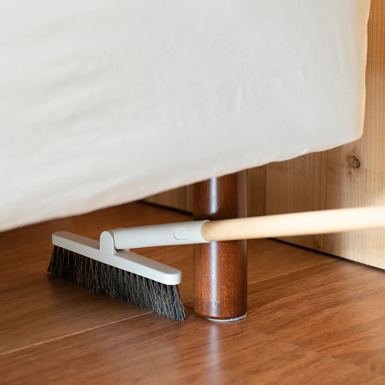 Cleaning System Short Wooden Pole - Image 4