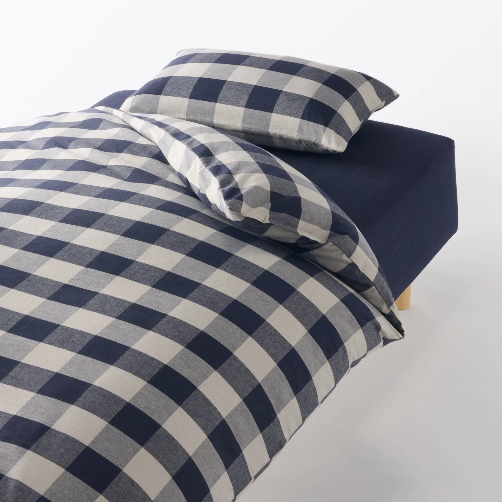 Cotton Flannel Checkered Pillowcase - Image 17