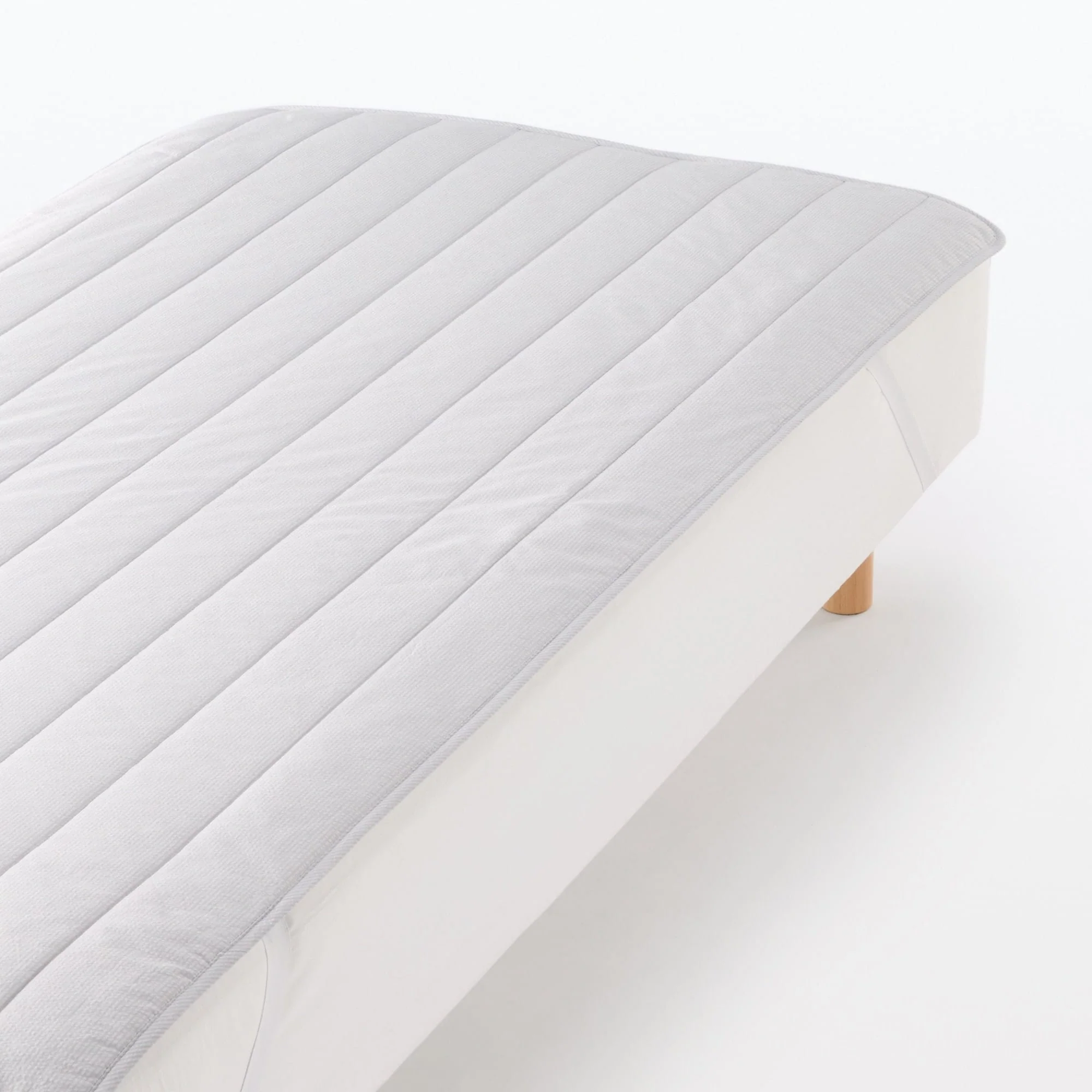 Cotton Seersucker Quilted Pad - Queen - Image 9