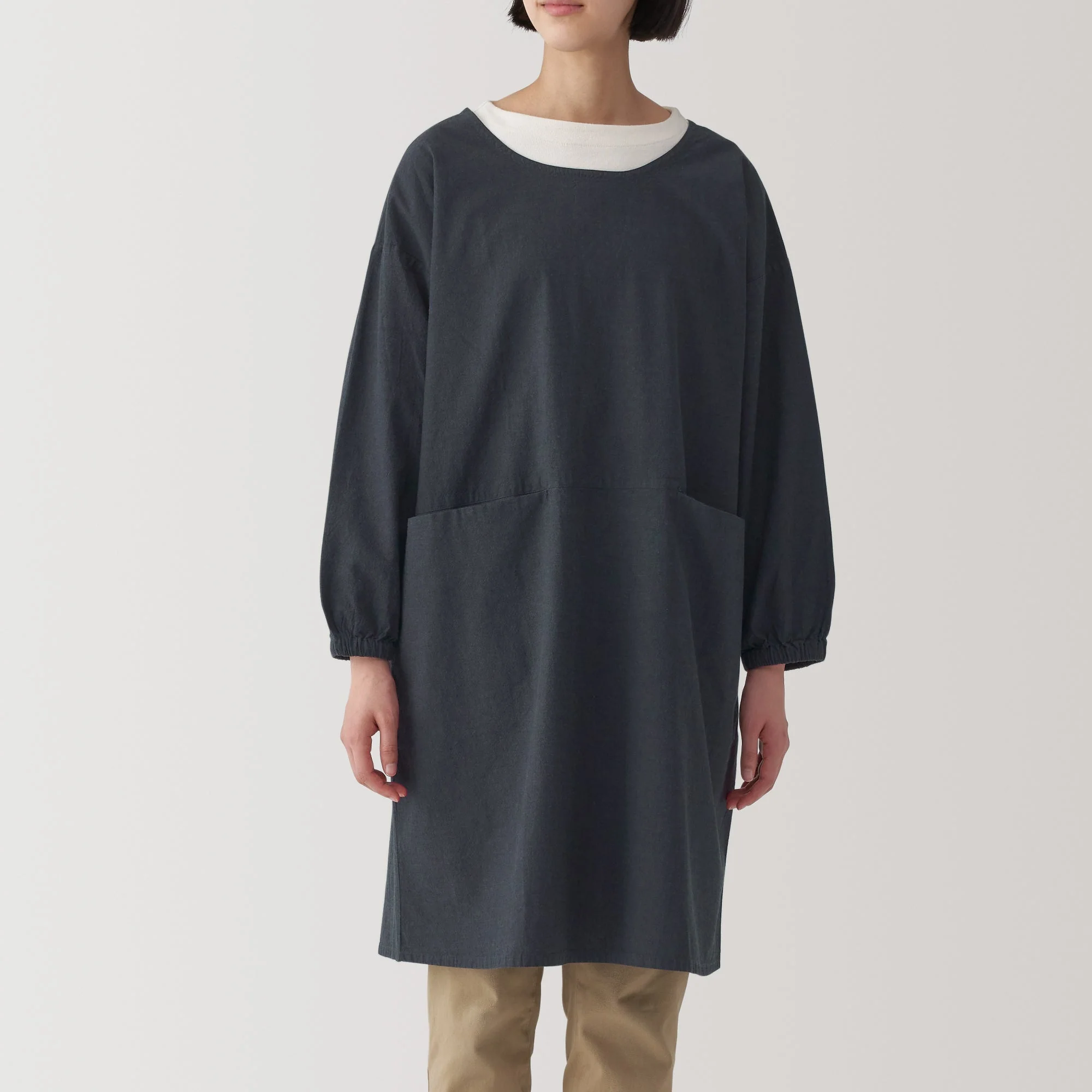 Easy Fit Long Sleeve Apron - Dark Gray - Image 2