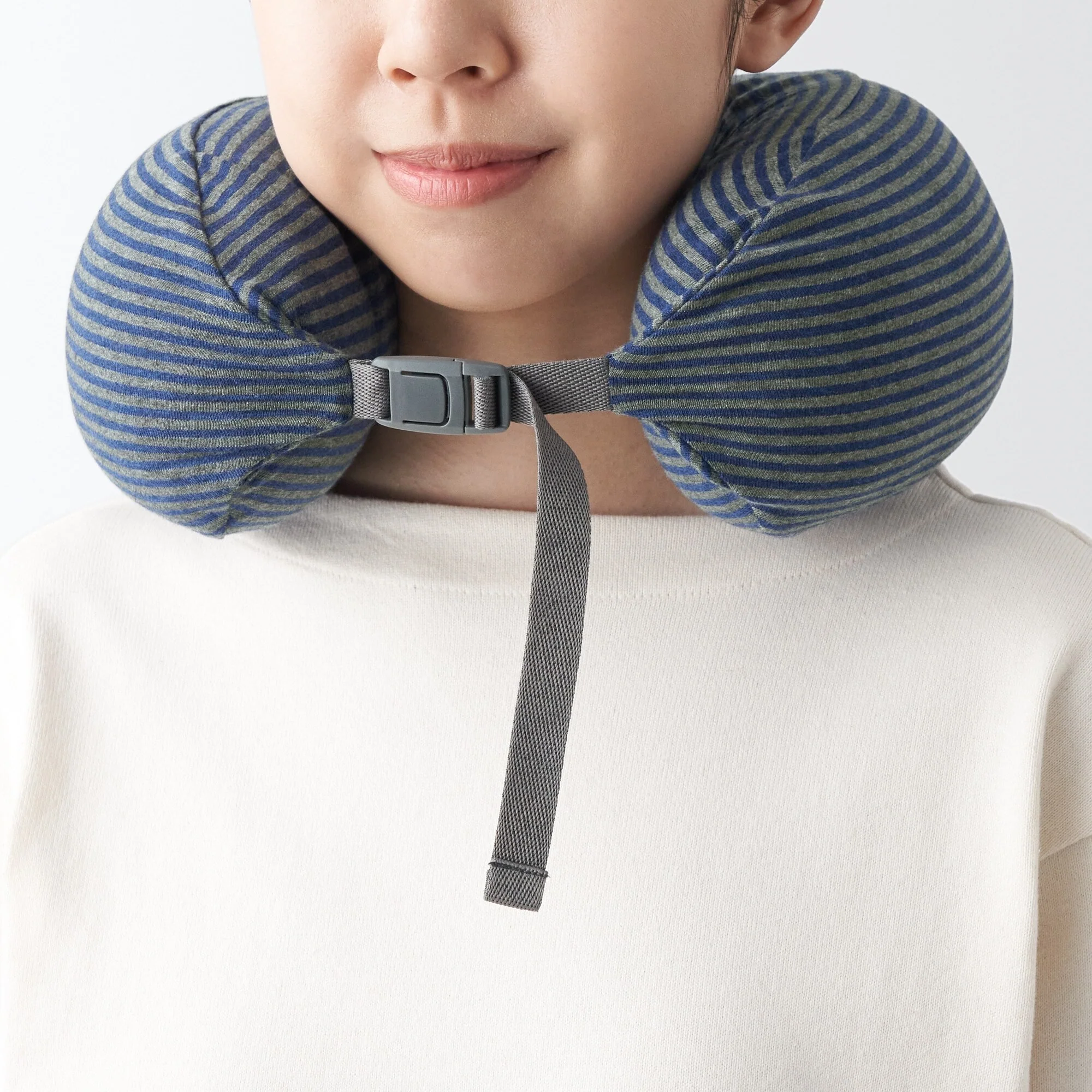 Fitting Neck Cushion - Image 15