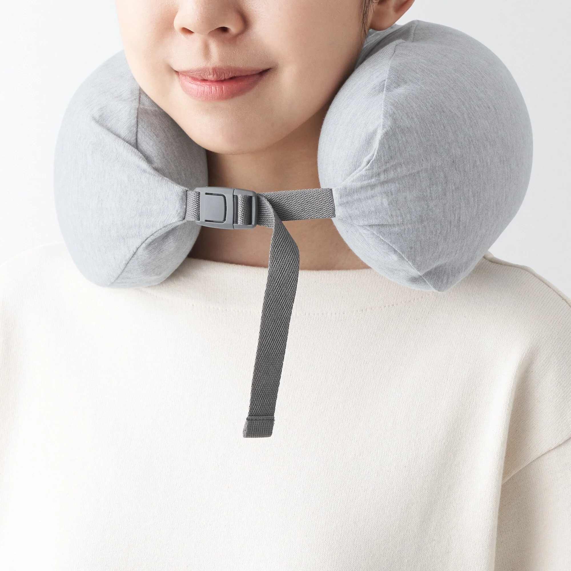 Fitting Neck Cushion - Image 3