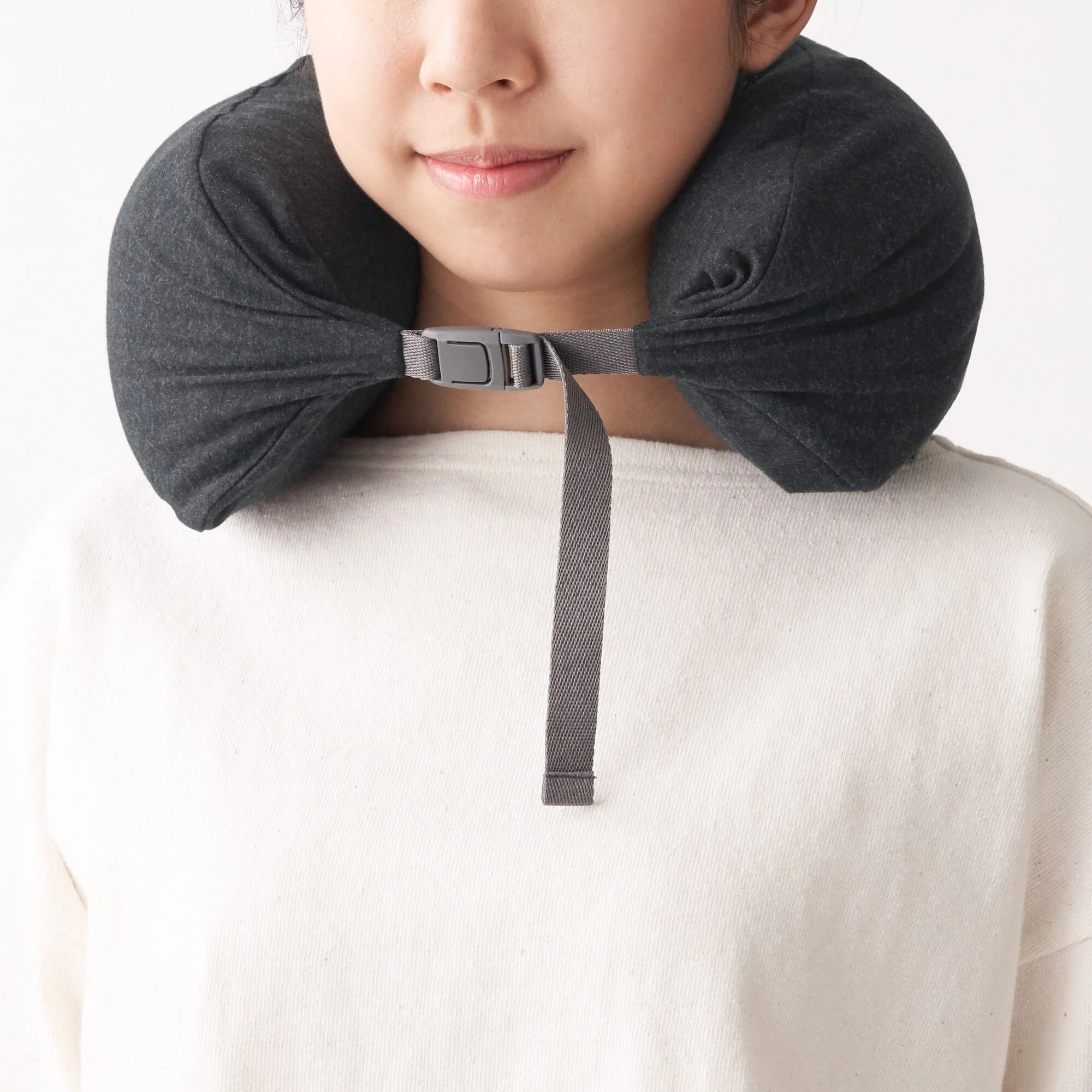 Fitting Neck Cushion - Image 9