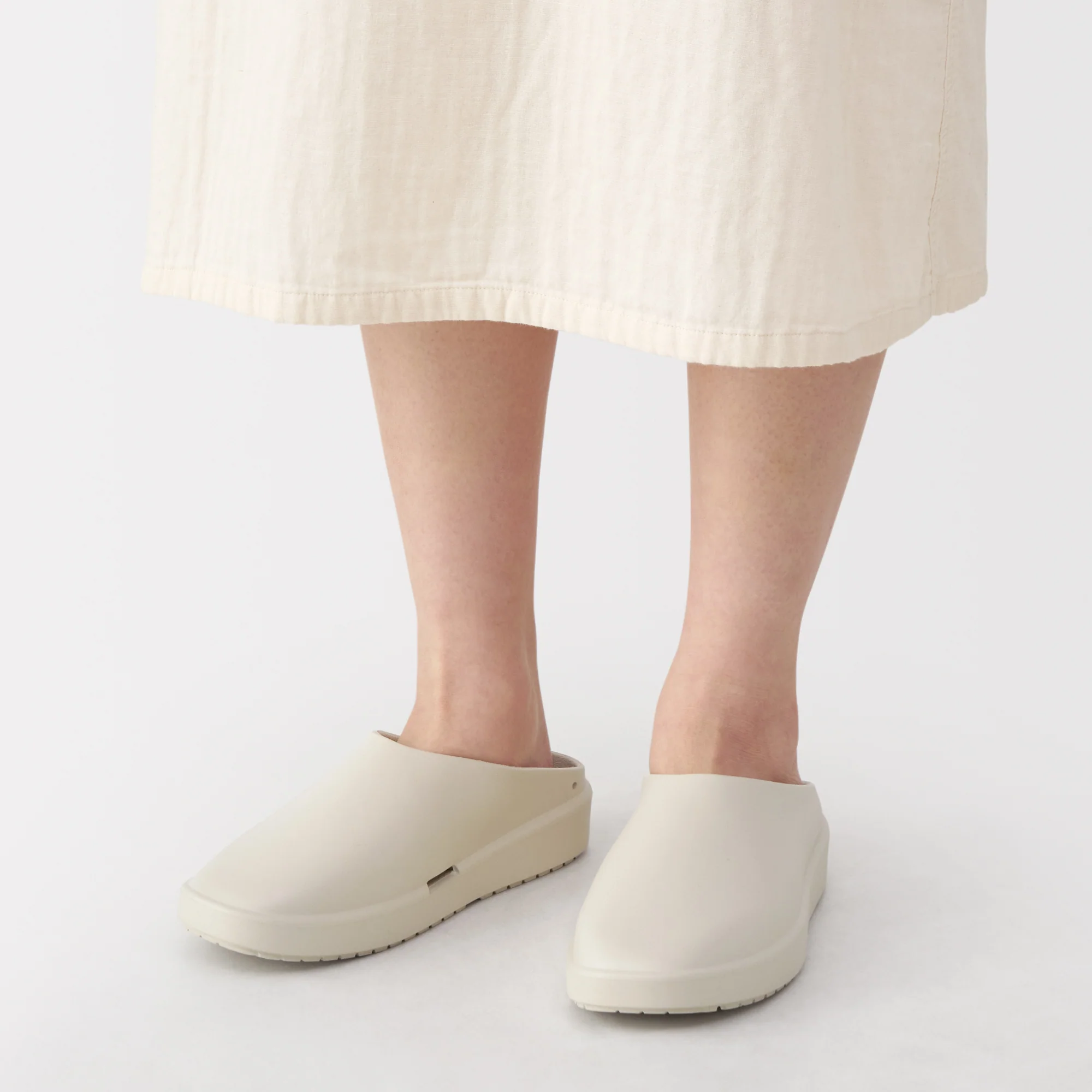 Foot Shaped Sabo Sandals - Image 13