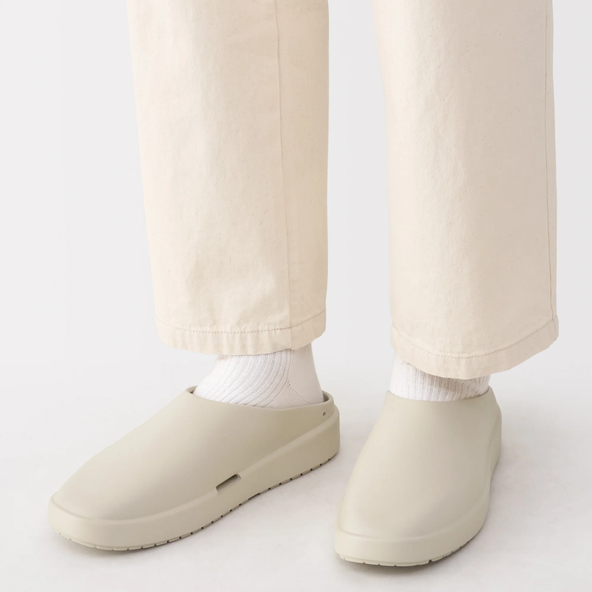 Foot Shaped Sabo Sandals - Image 15