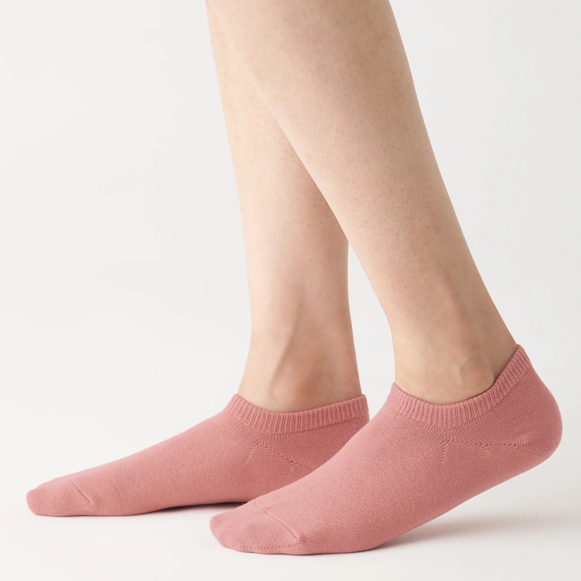 Good Fit Right Angle Sneaker-In Socks