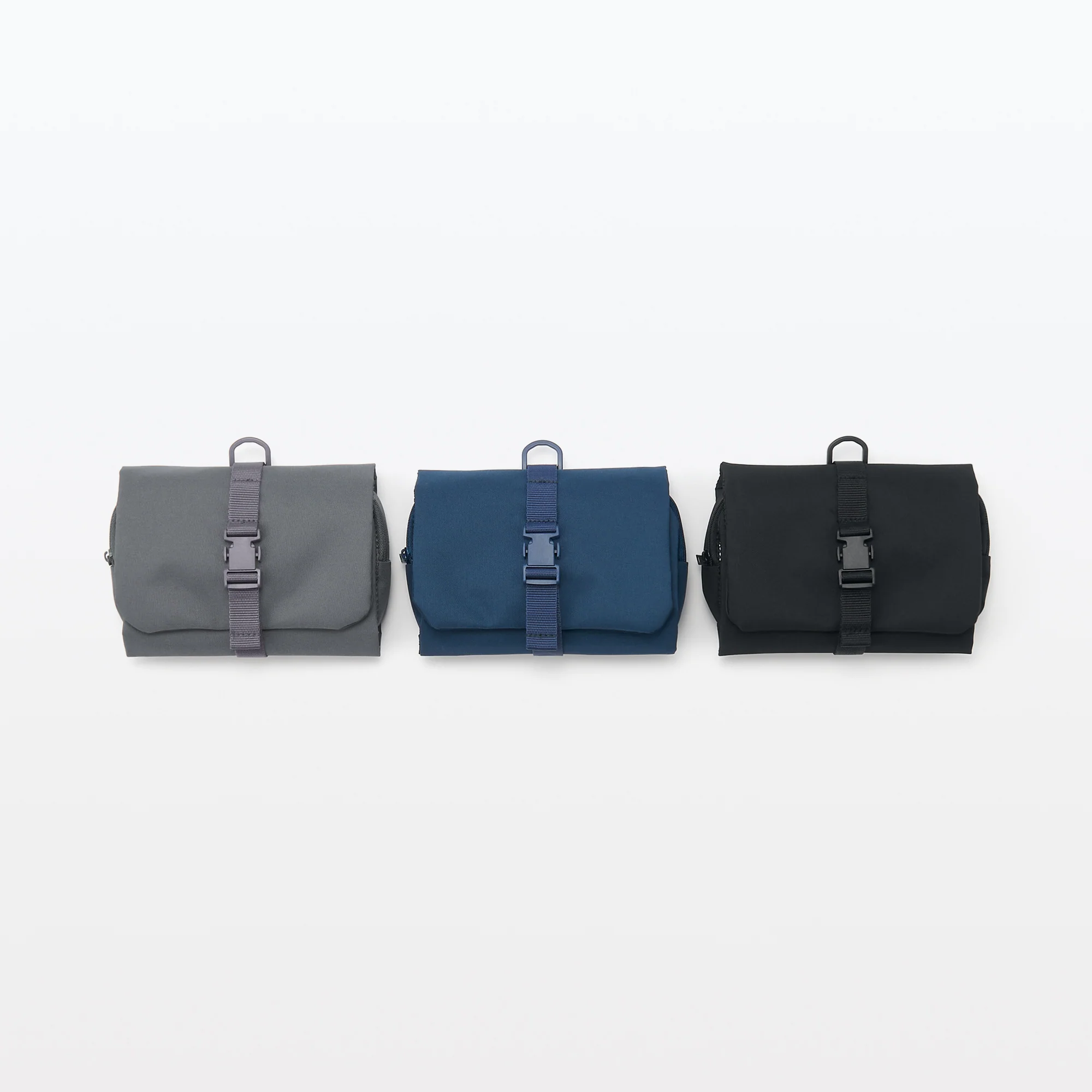 Hanging Case with Pouch - Image 15
