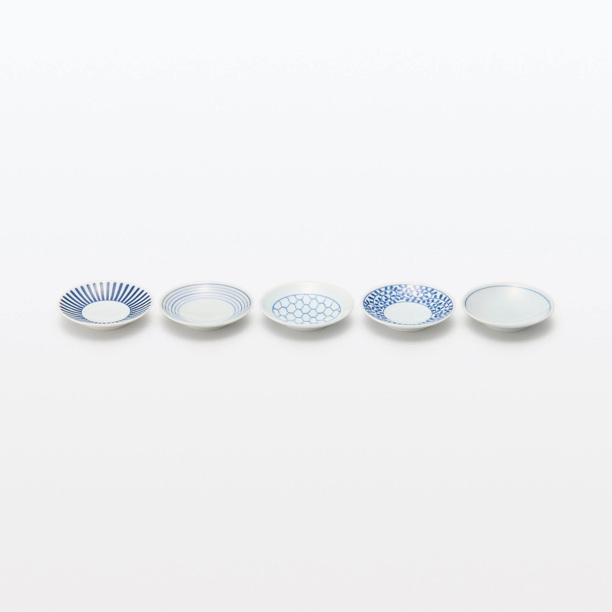 Hasami Ware Small Plate - Arabesque Pattern - Image 7