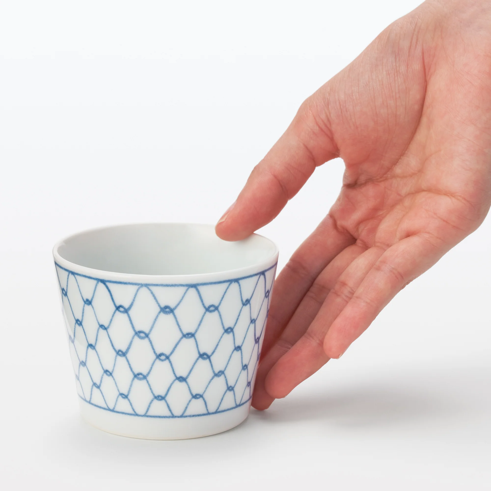 Hasami Ware Soup Cup - Mesh Pattern - Image 2