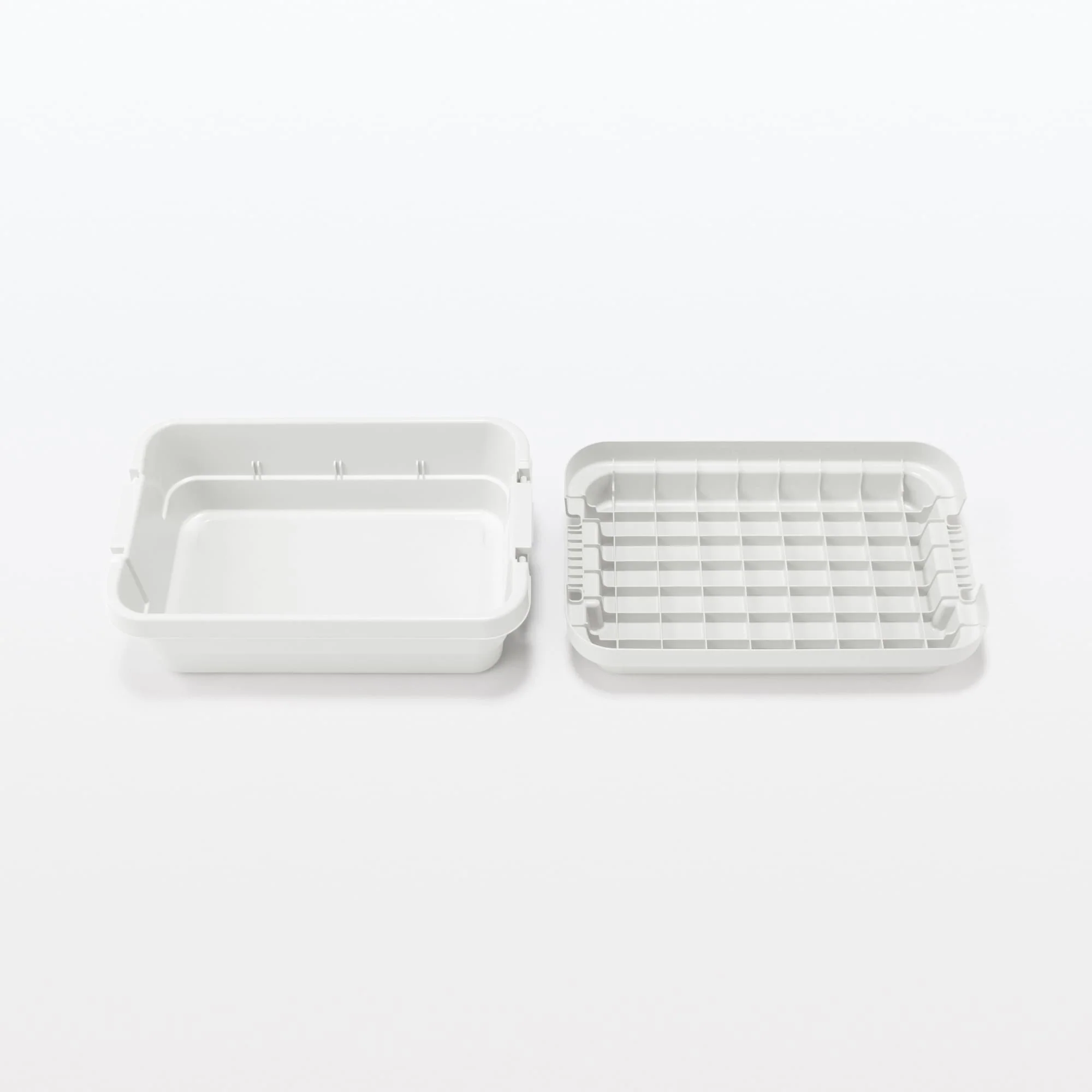 Heavy Duty Polypropylene Shallow Storage Box - Large (31.7 Qt) - Image 5