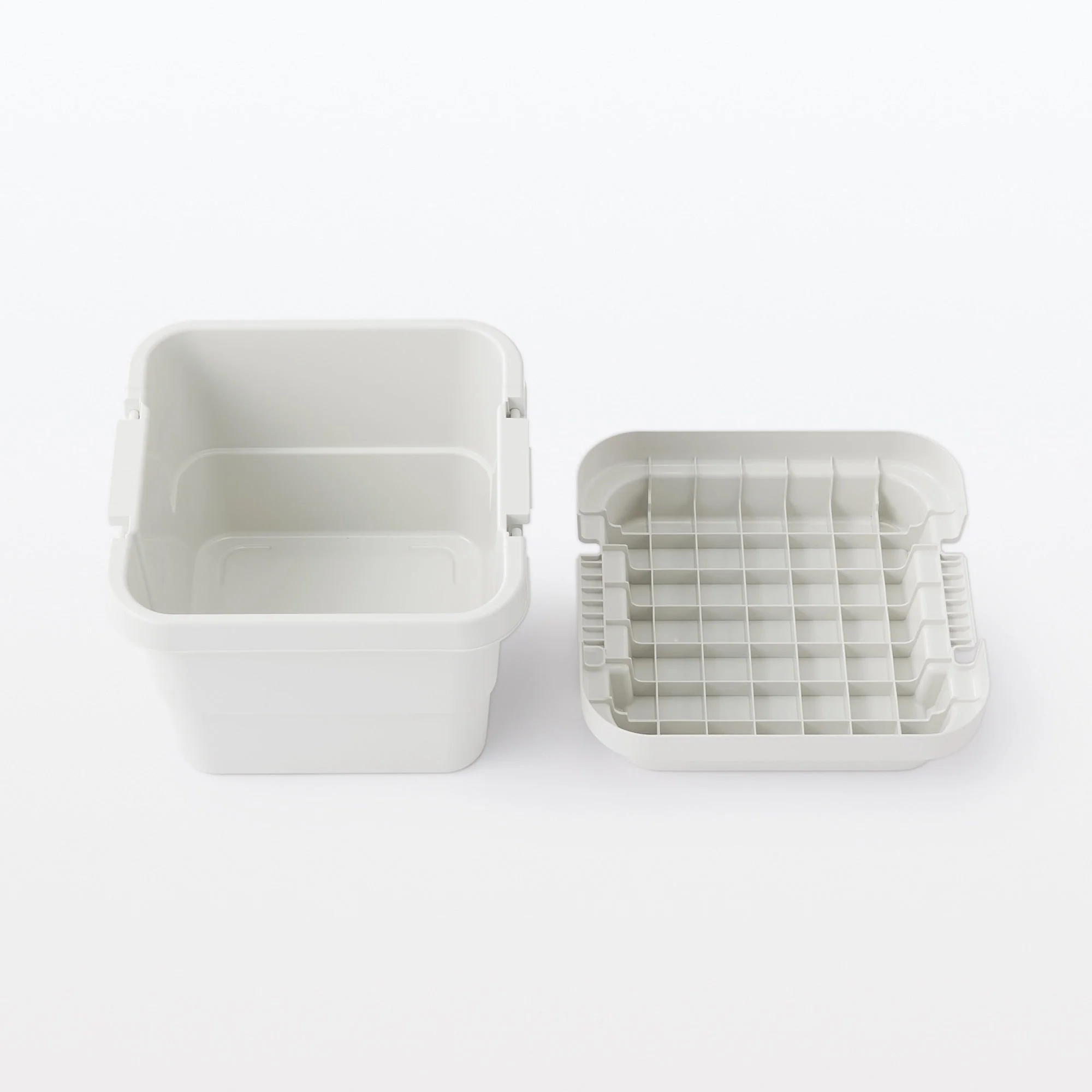 Heavy Duty Polypropylene Storage Box - Small 7.9 gal - Image 5