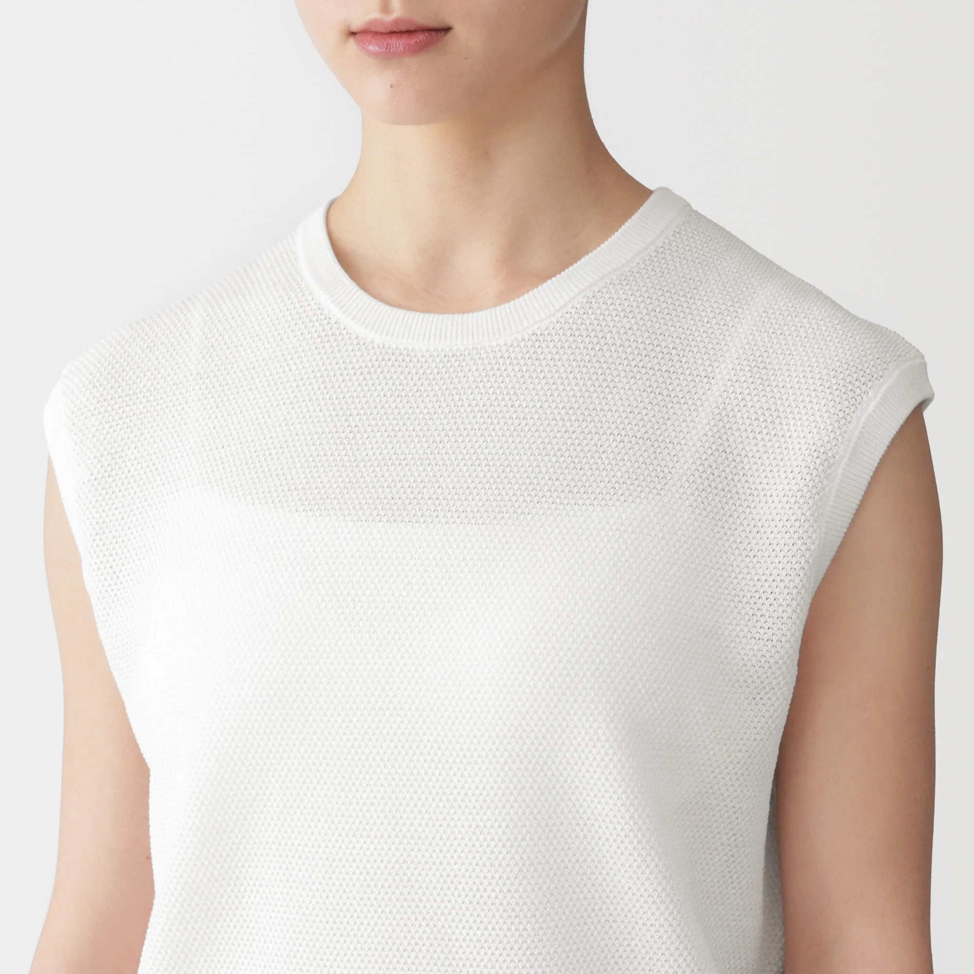 High-Twist Cotton Sleeveless Sweater - Image 21