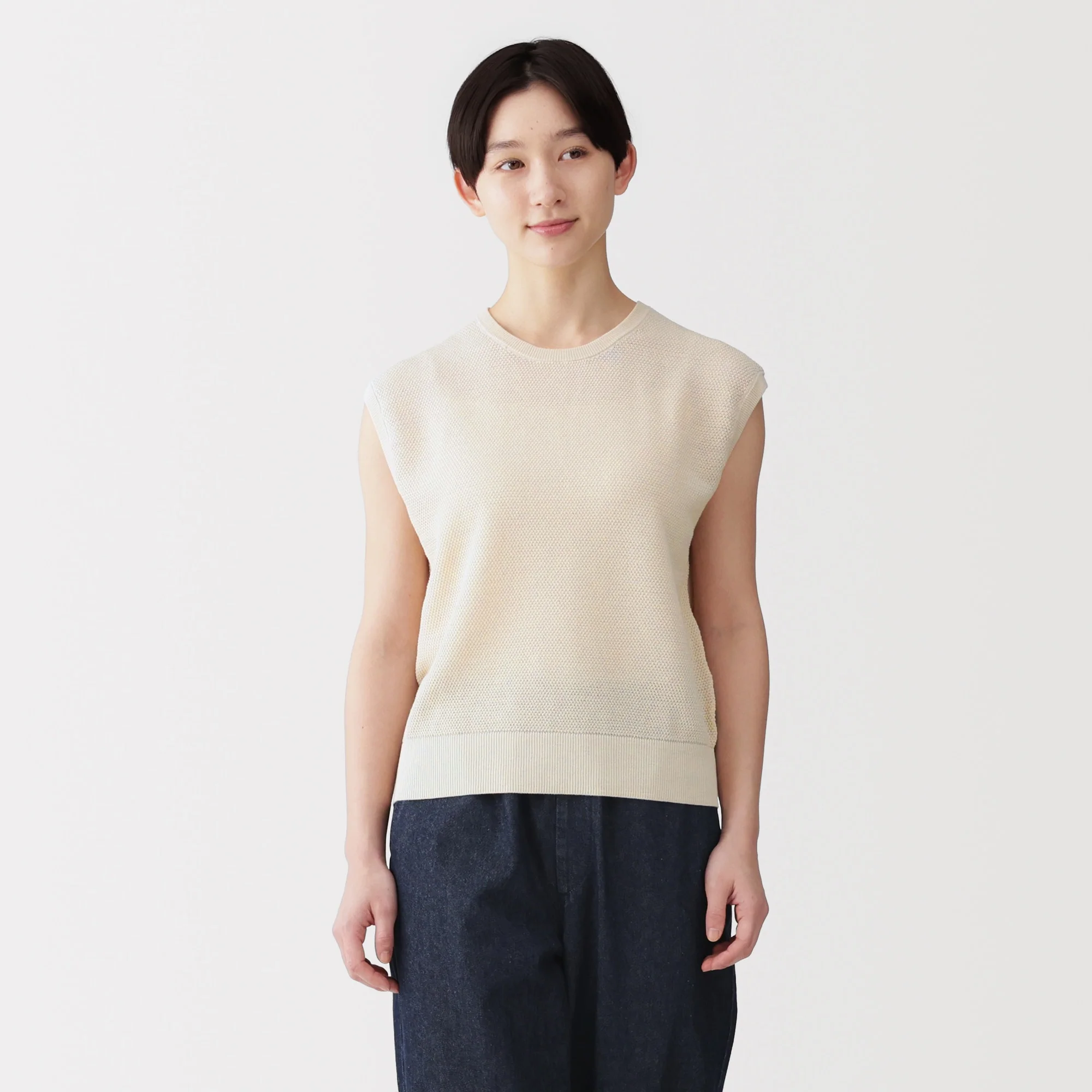 High-Twist Cotton Sleeveless Sweater - Image 25