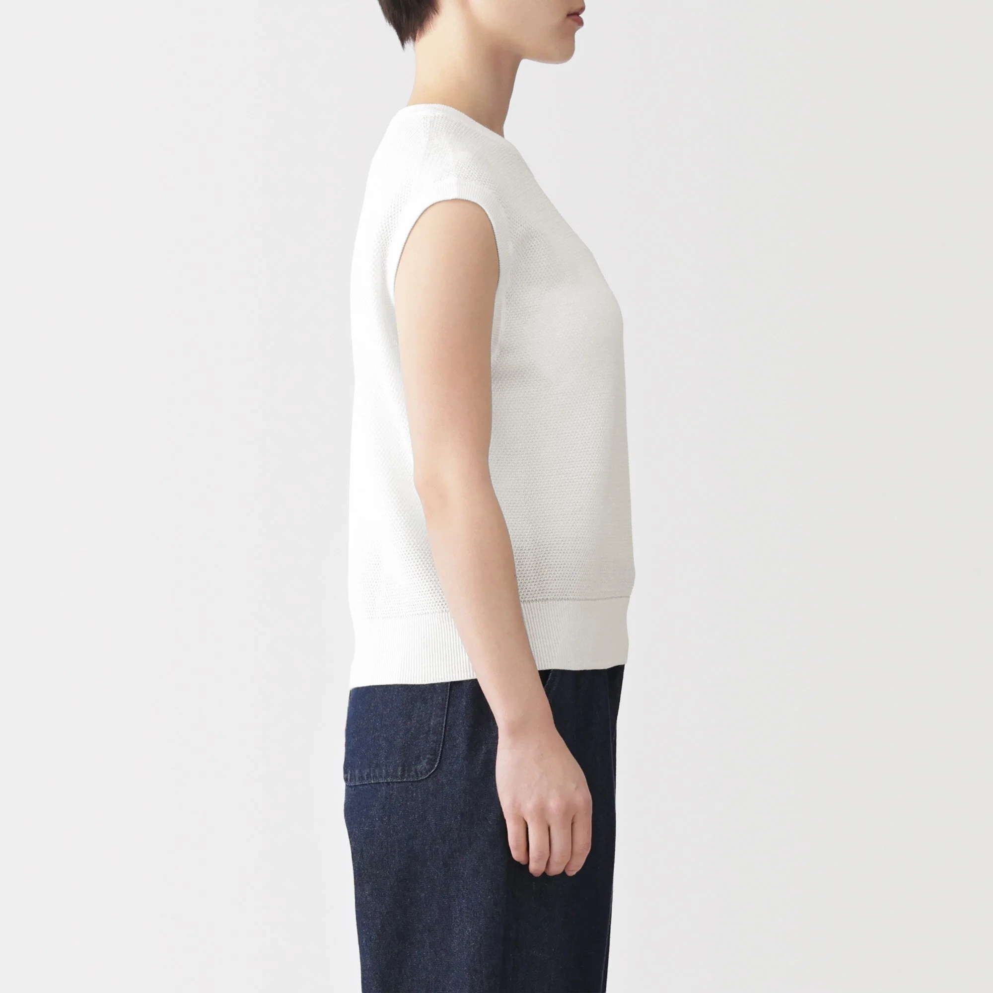 High-Twist Cotton Sleeveless Sweater - Image 5