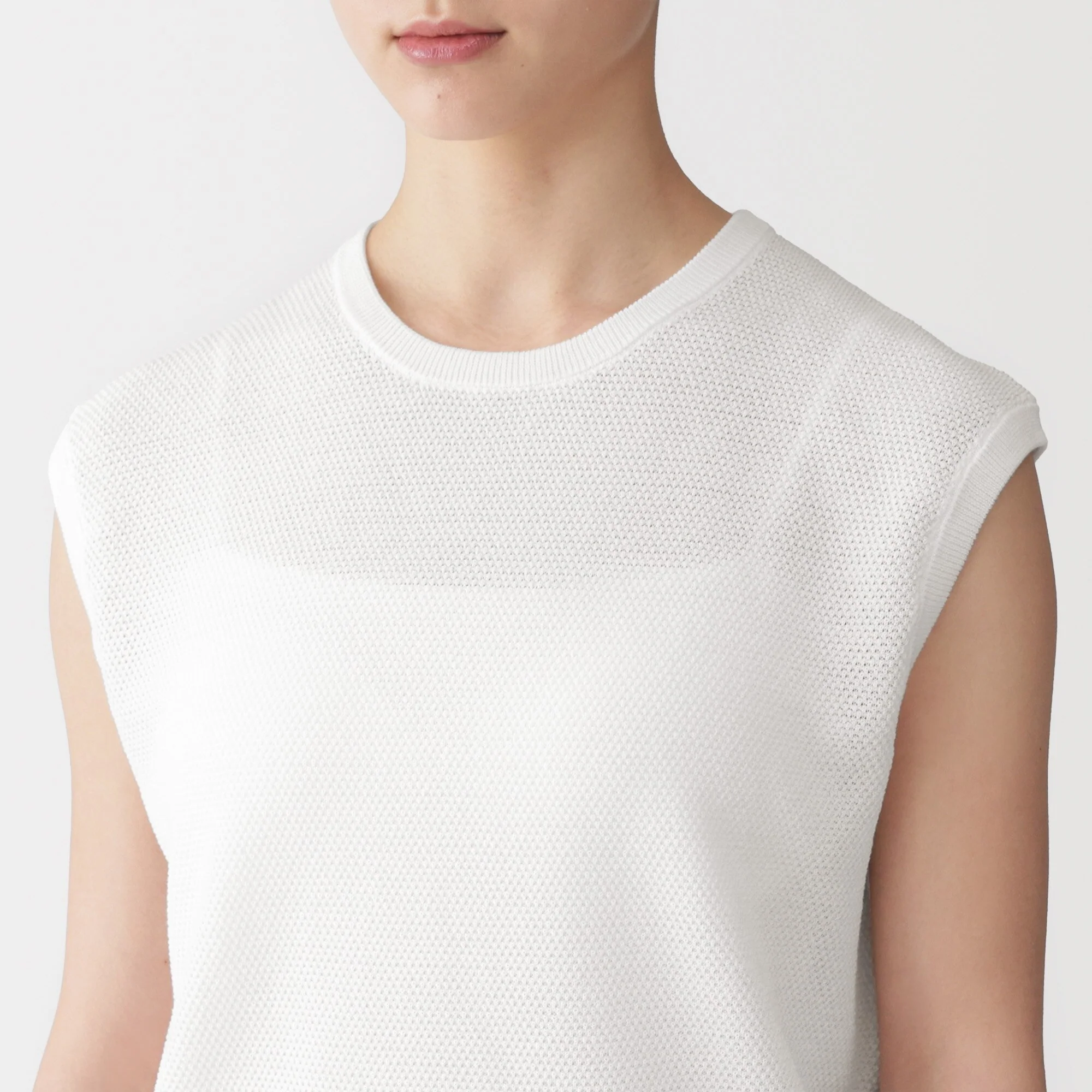 High-Twist Cotton Sleeveless Sweater - Image 7