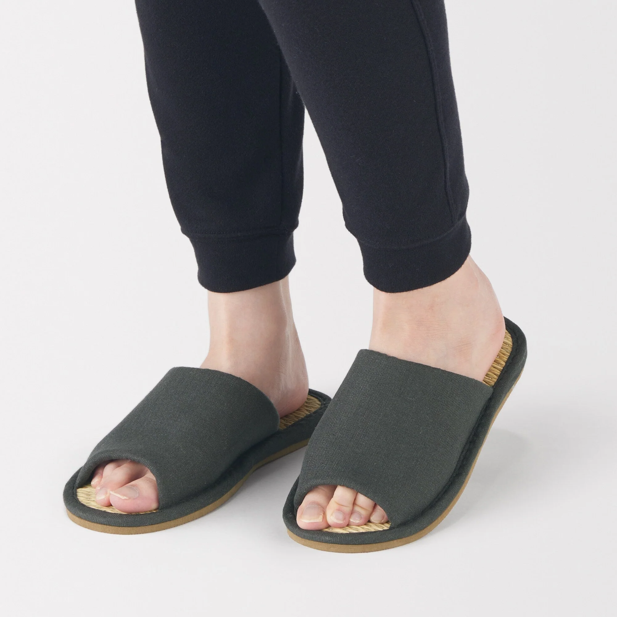 Igusa Open Toe Slippers - Image 3