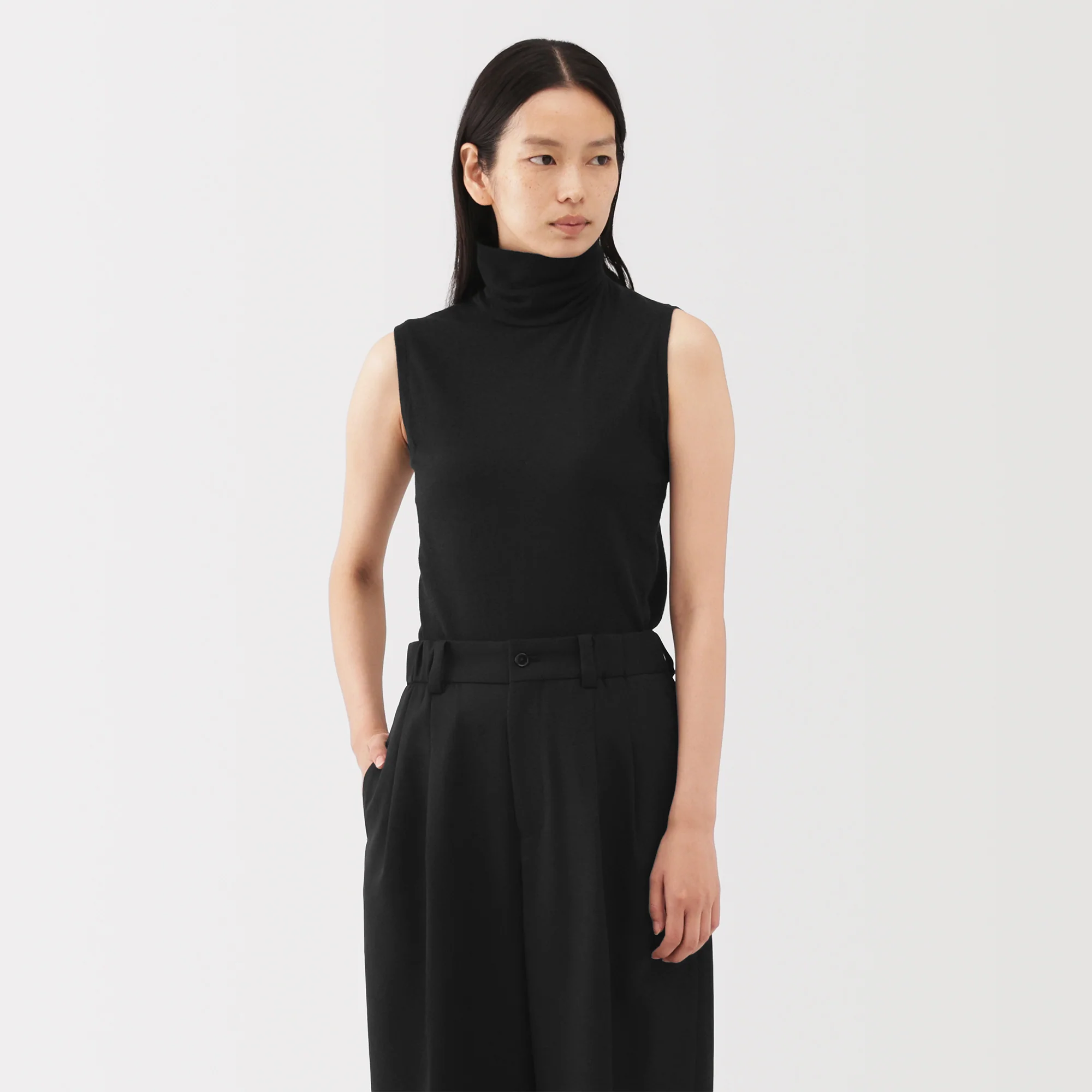 Labo Cotton Cashmere Sleeveless Turtleneck T-Shirt - Image 21