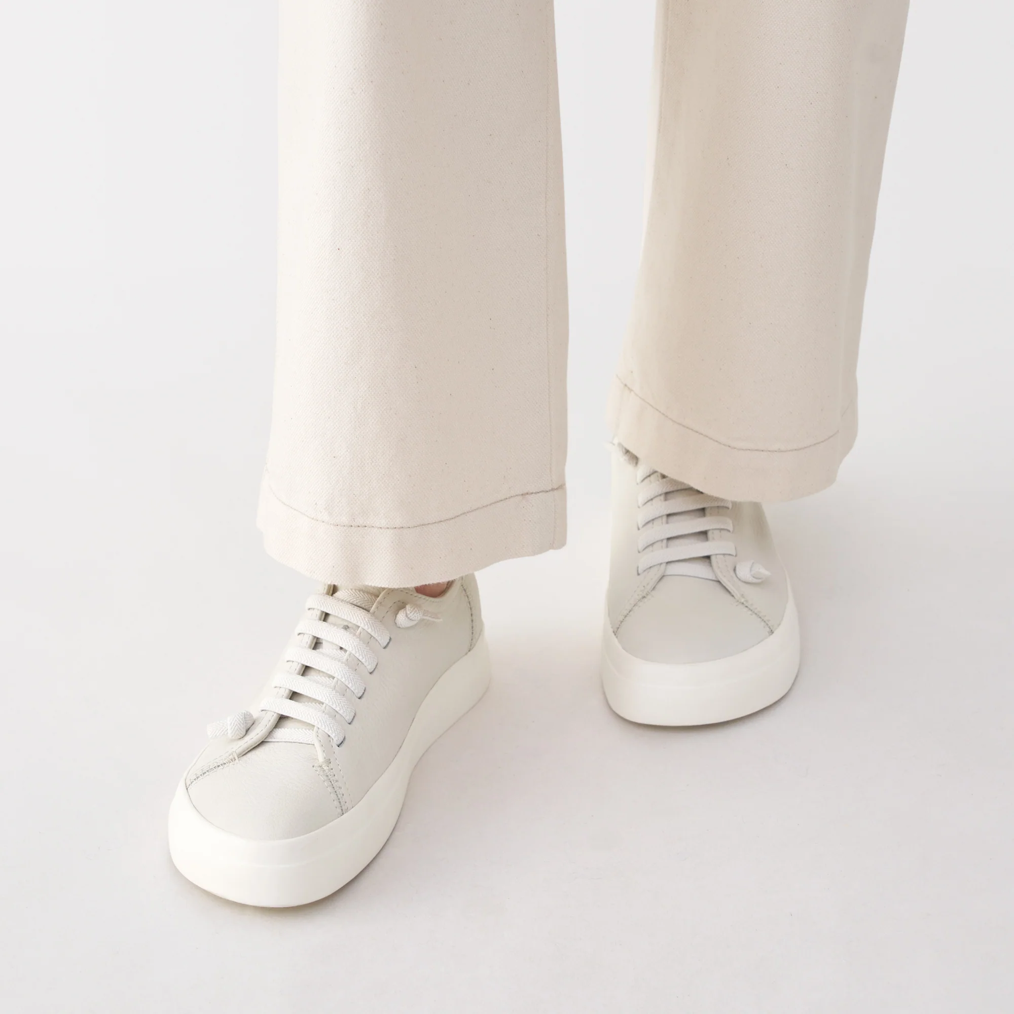 Labo Leather Low-Cut Sneakers - Image 8
