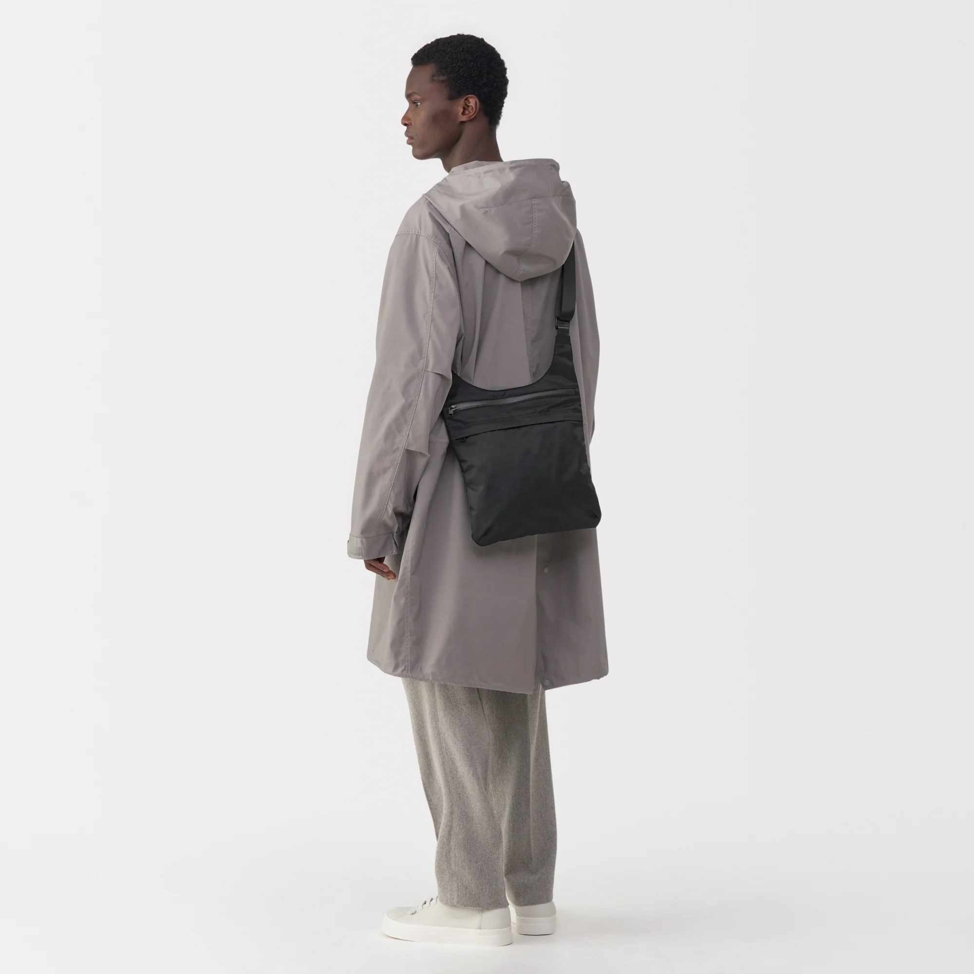 Labo Nylon Shoulder Bag - Image 24
