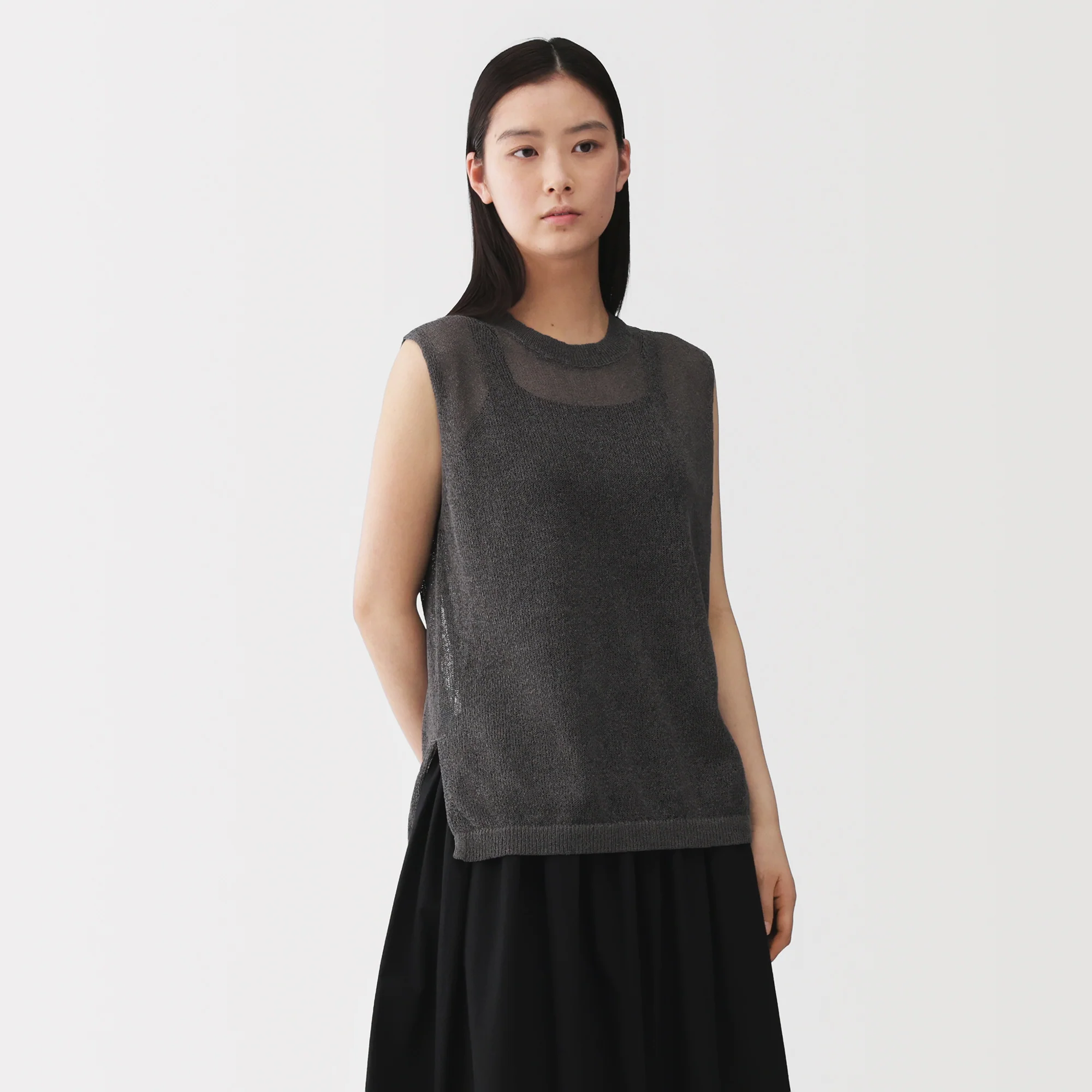 Labo Washi Blend Sleeveless Sweater - Image 12
