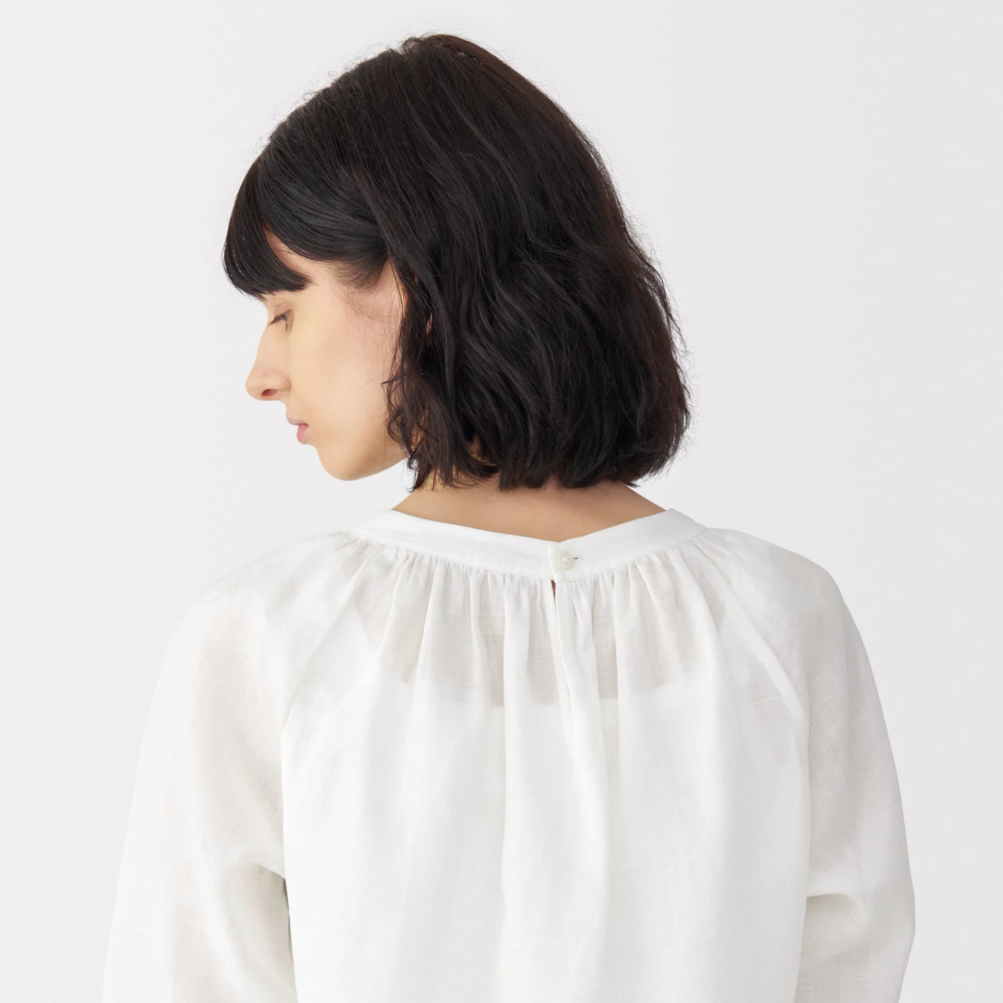 Labo Women's Ramie Fabric Gathered Blouse - Image 18