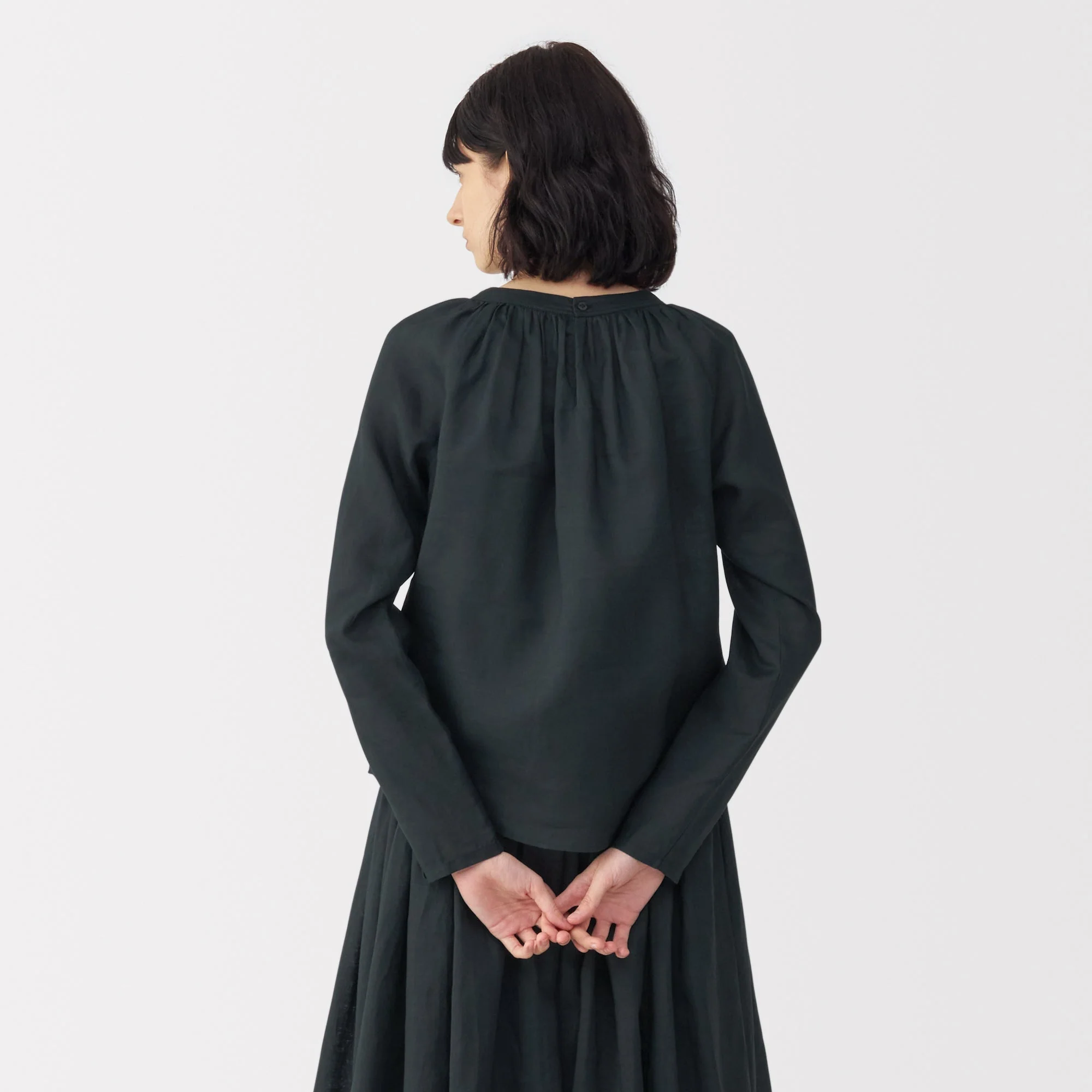 Labo Women's Ramie Fabric Gathered Blouse - Image 26