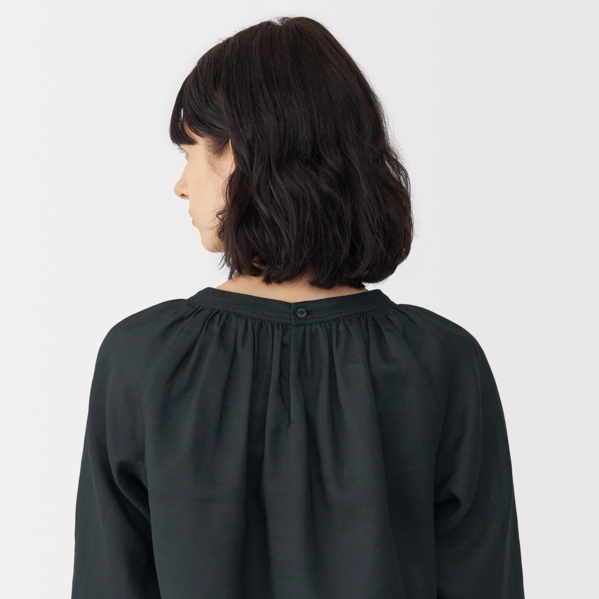 Labo Women's Ramie Fabric Gathered Blouse - Image 28