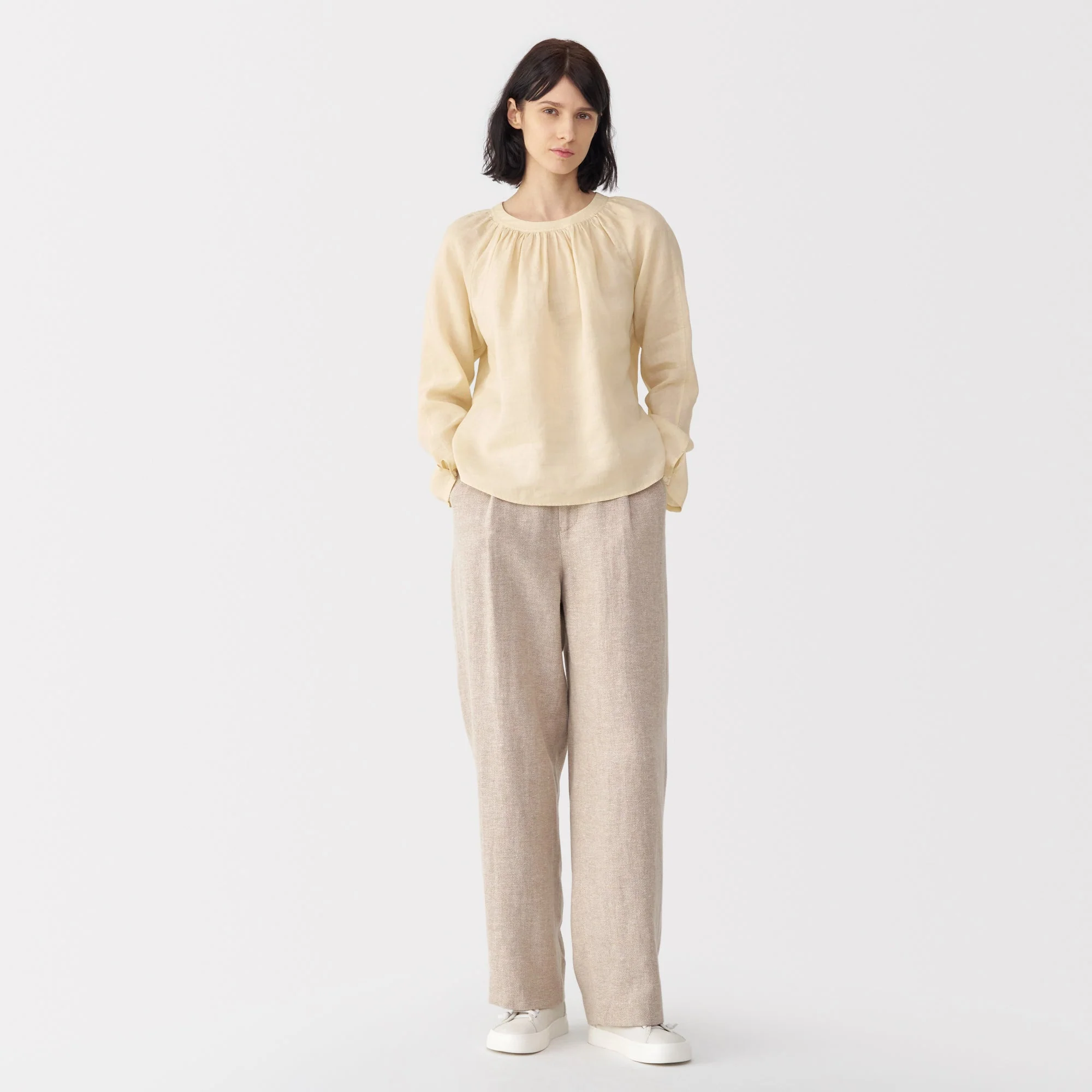 Labo Women's Ramie Fabric Gathered Blouse - Image 3