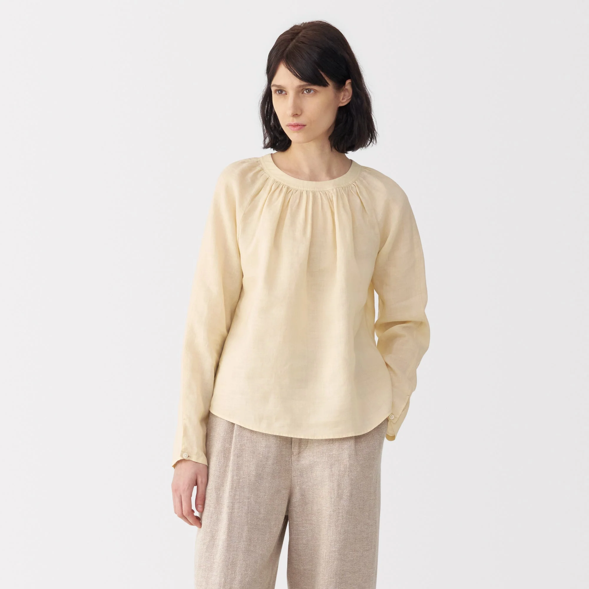Labo Women's Ramie Fabric Gathered Blouse - Image 4