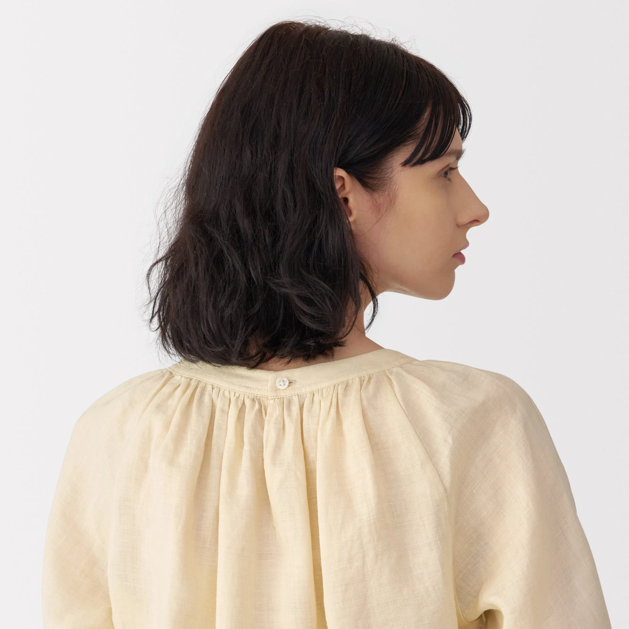Labo Women's Ramie Fabric Gathered Blouse - Image 8