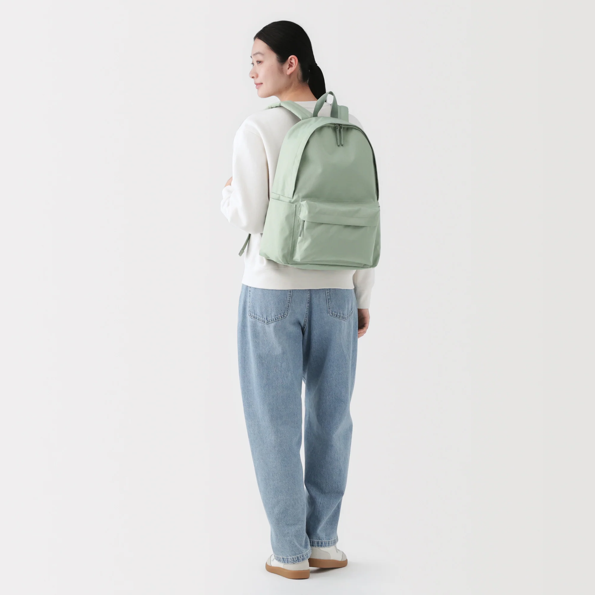 Less Tiring Water Repellent Backpack - Image 12