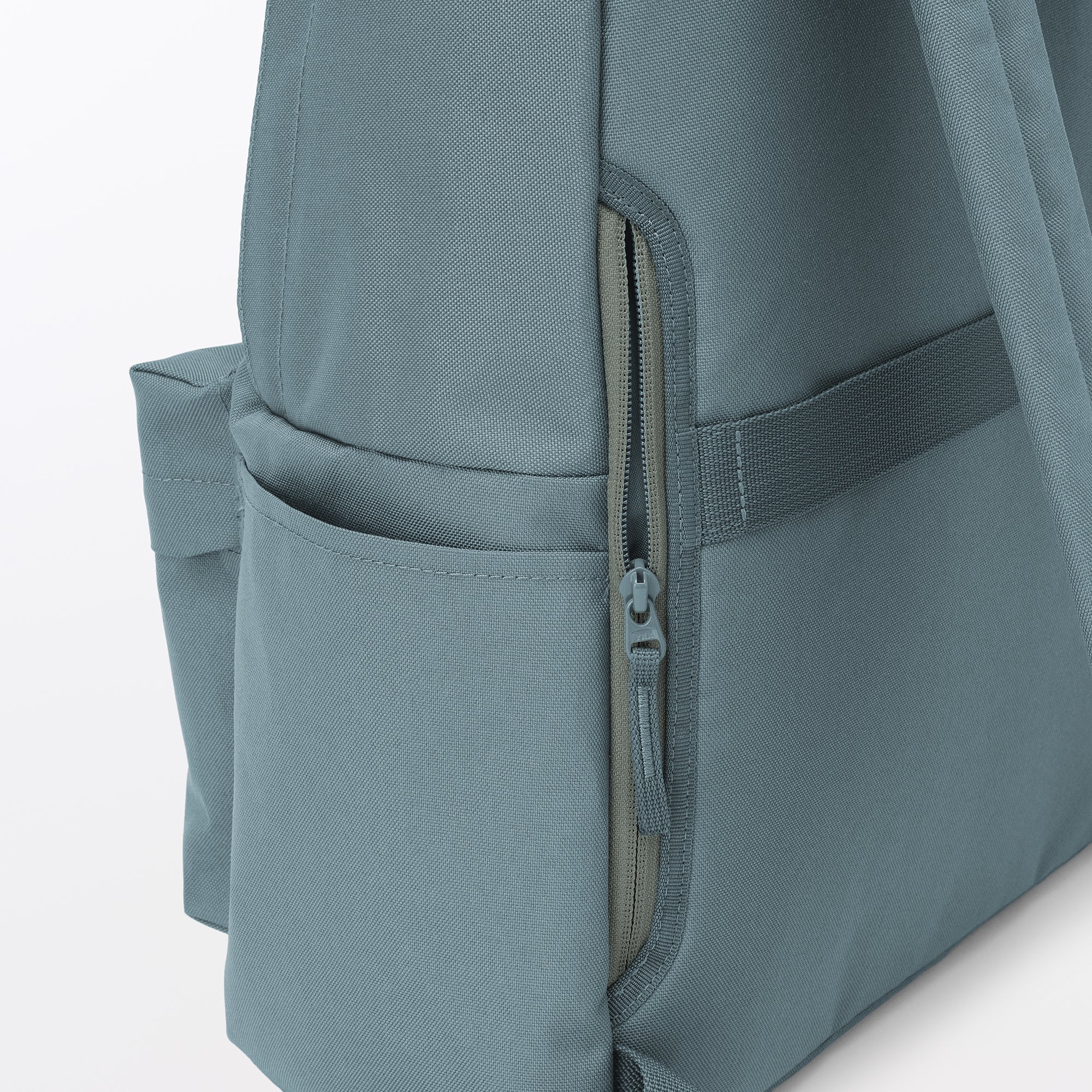 Less Tiring Water Repellent Backpack - Image 26