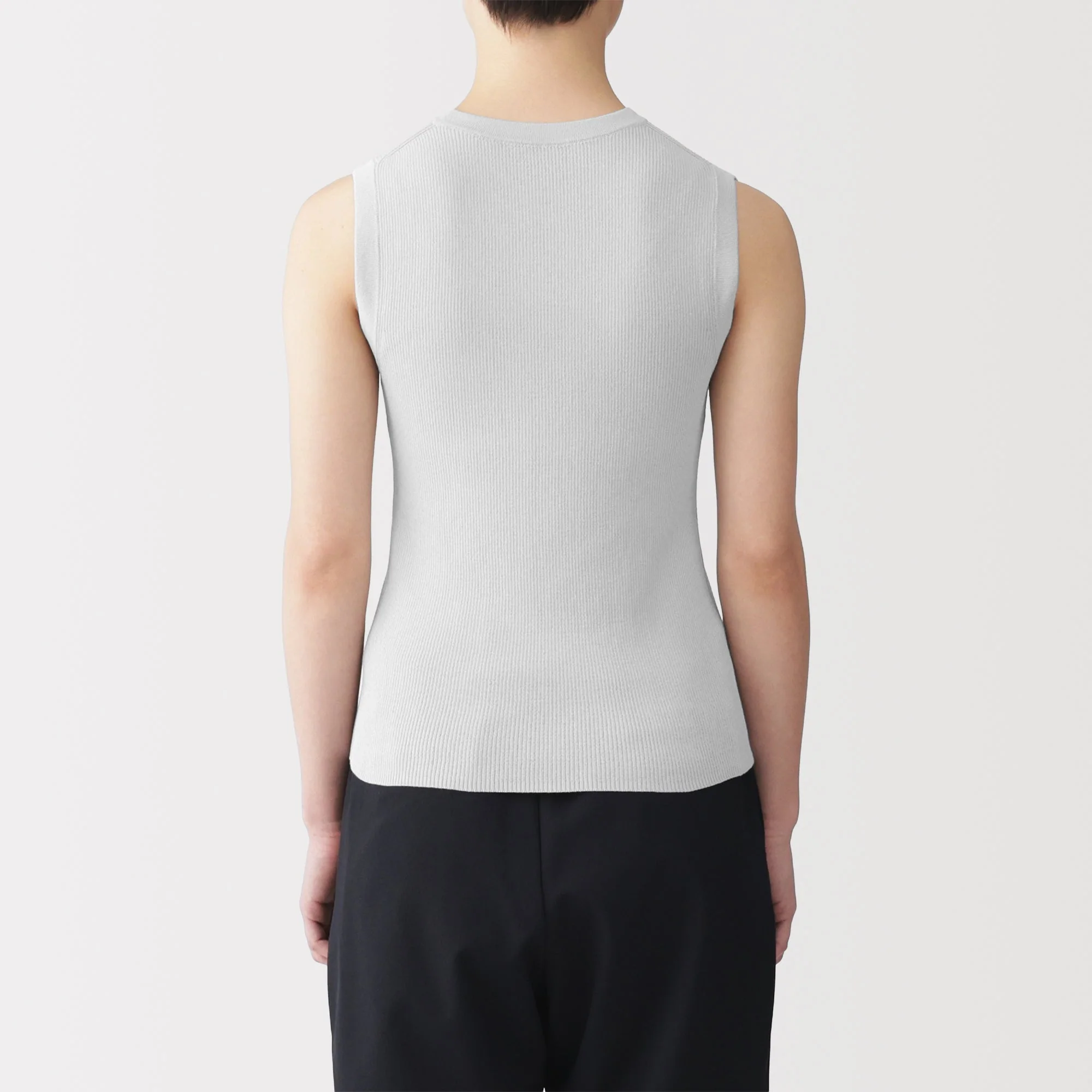 Light Knit Sleeveless Sweater - Image 13