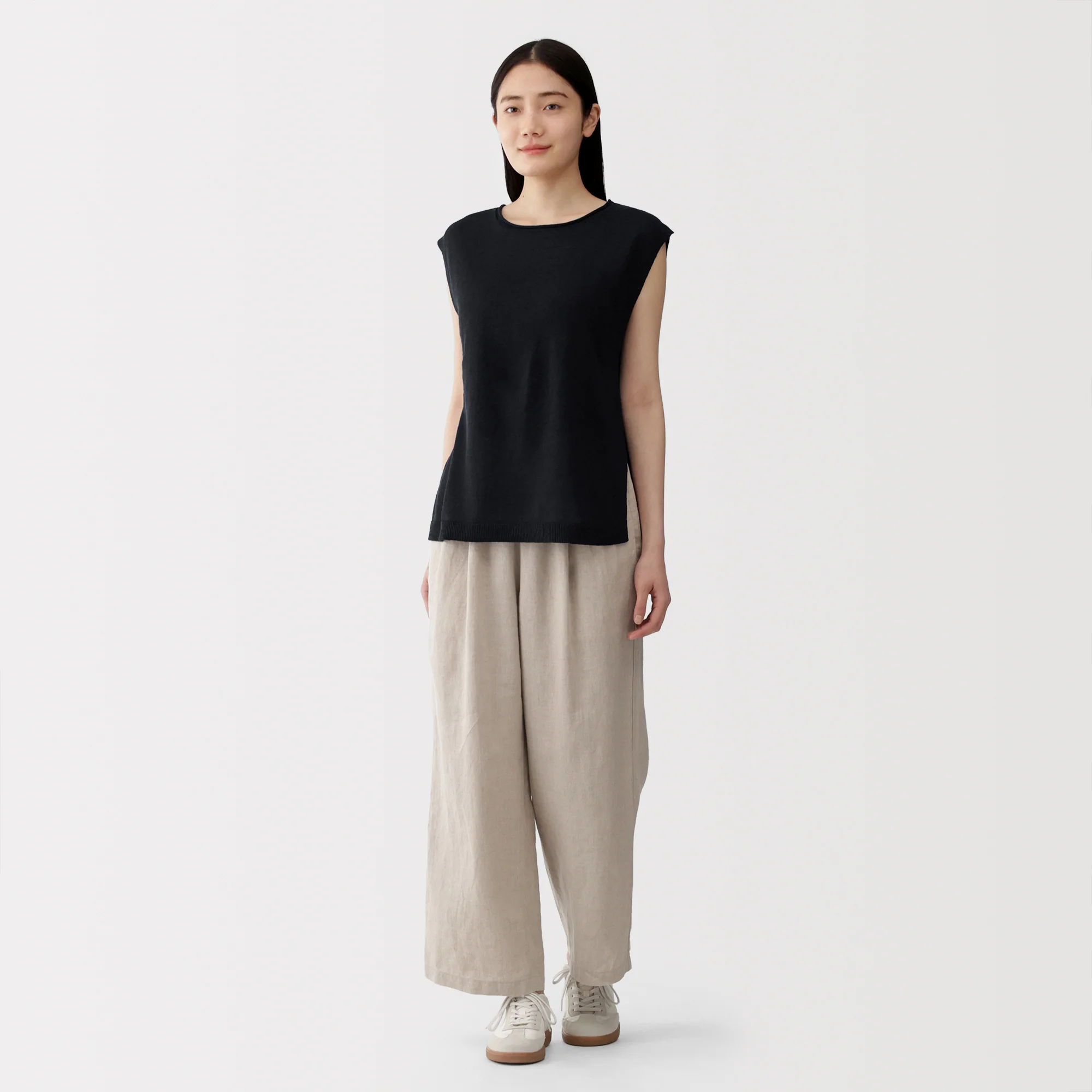 Linen Sleeveless Sweater - Image 12