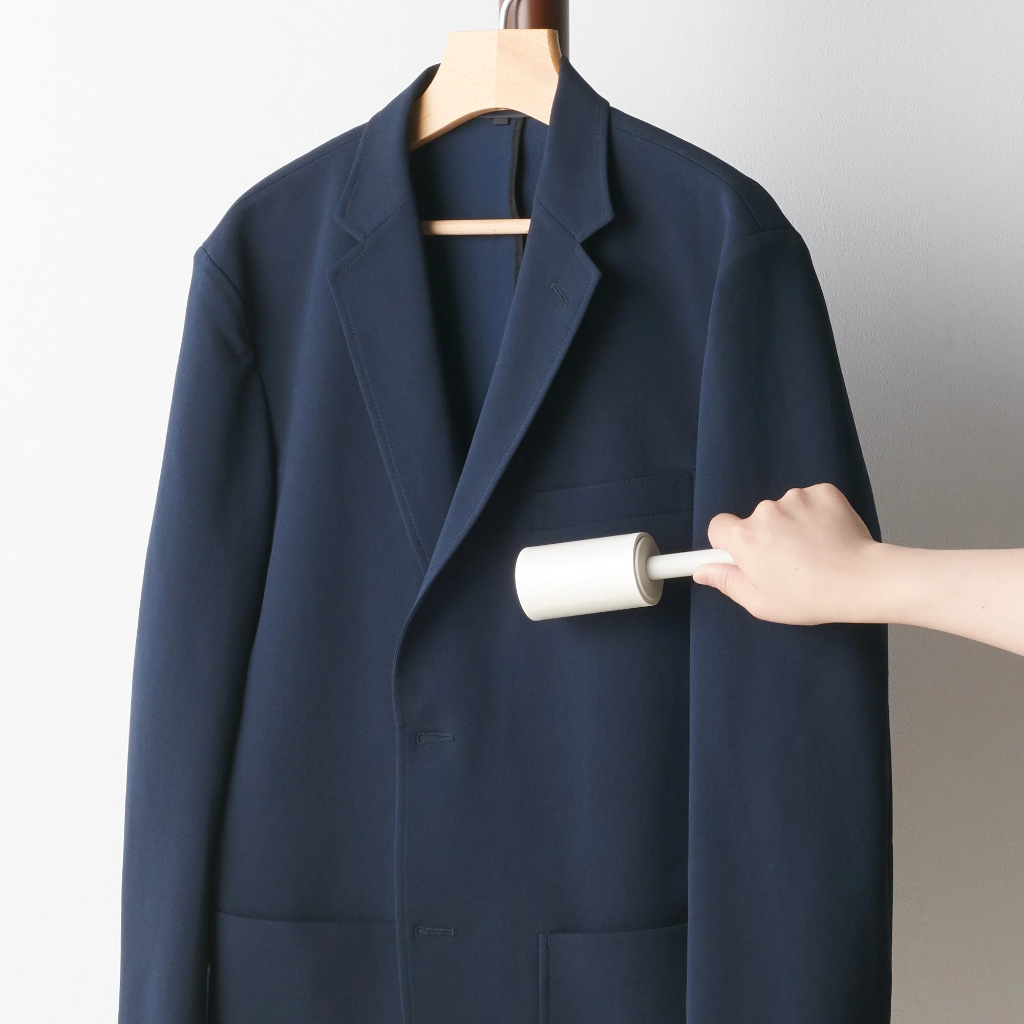 Lint Roller for Clothes - Image 7