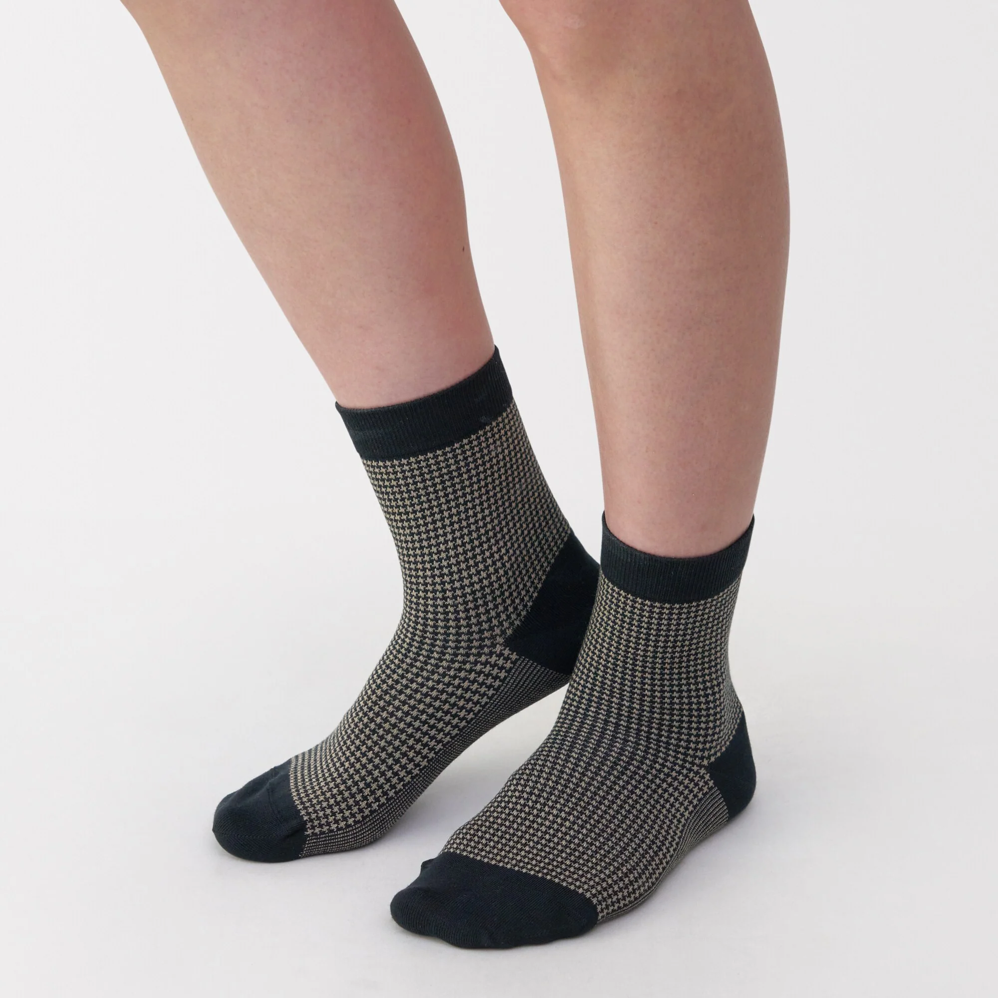 Loose Top Short Socks - Image 4