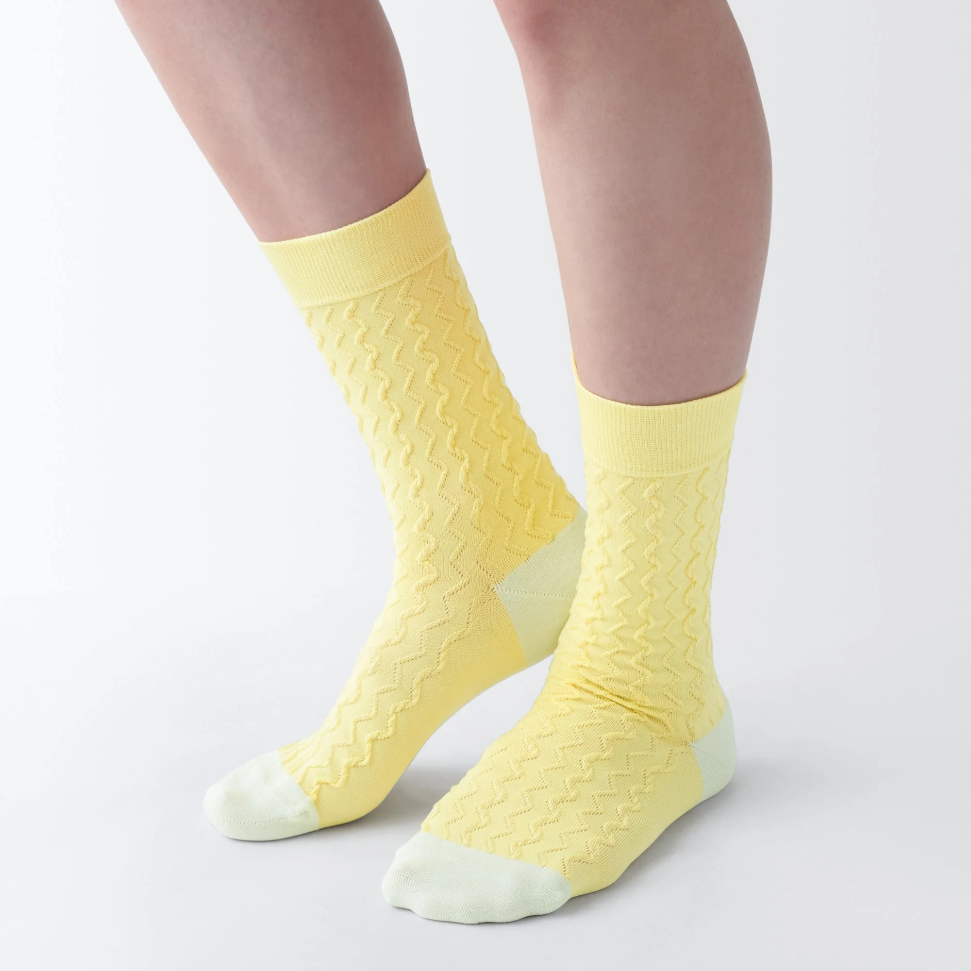 Lustrous Cotton Yarn Pattern Stitch Socks - Image 7