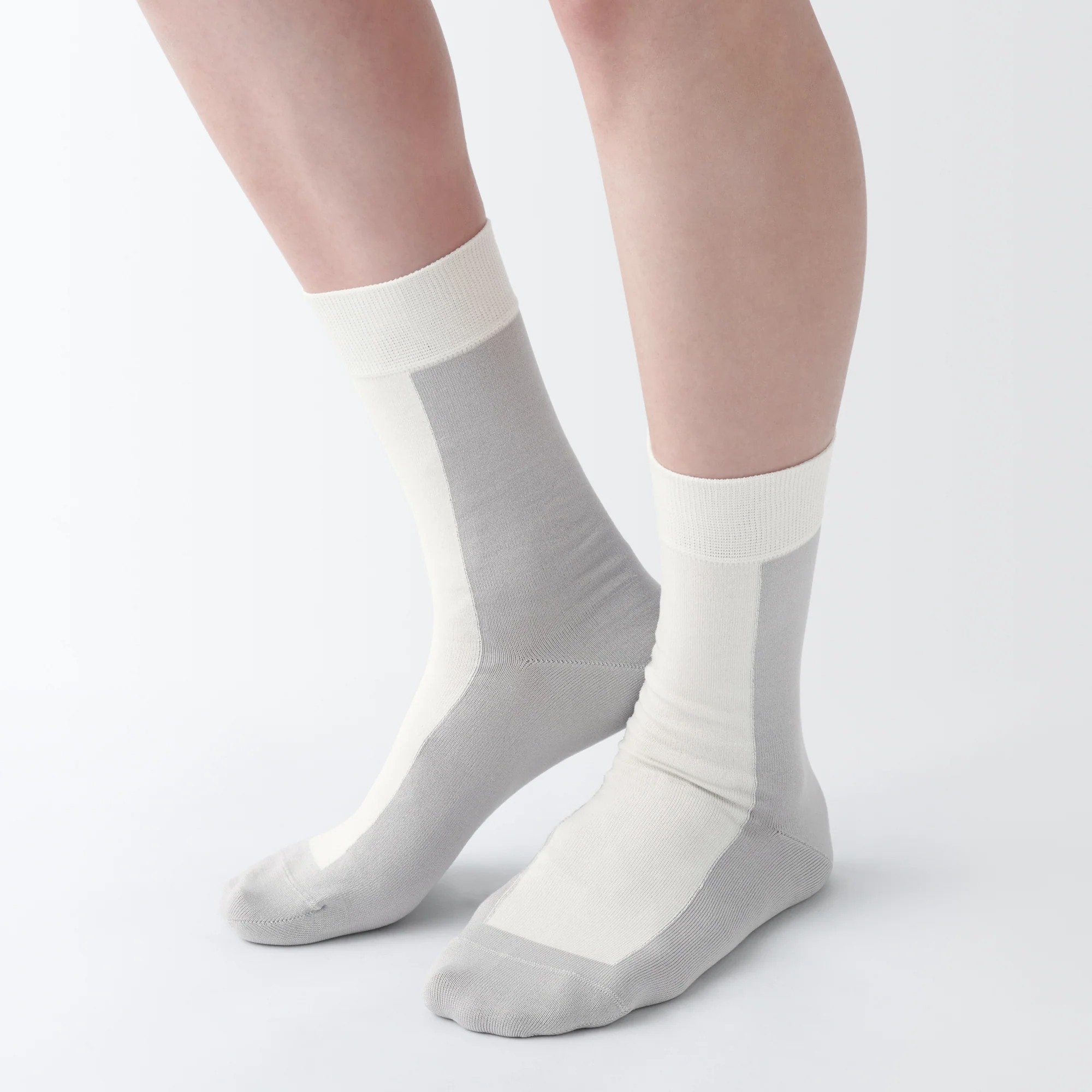 Lustrous Cotton Yarn Patterned Socks - Image 3