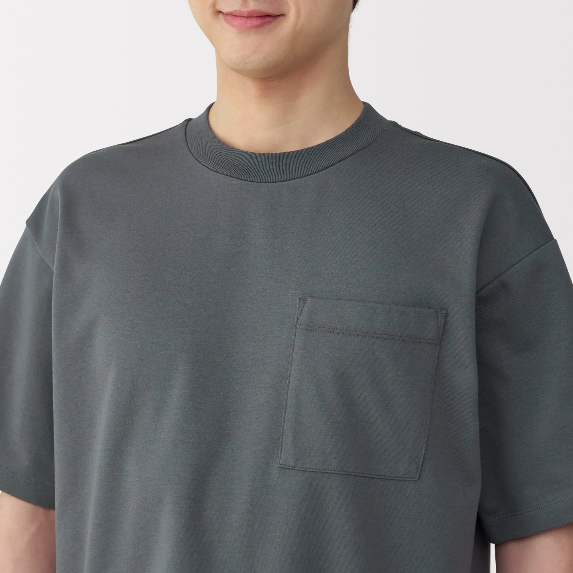 Men's Cool-Touch Wide T-Shirt - Image 28