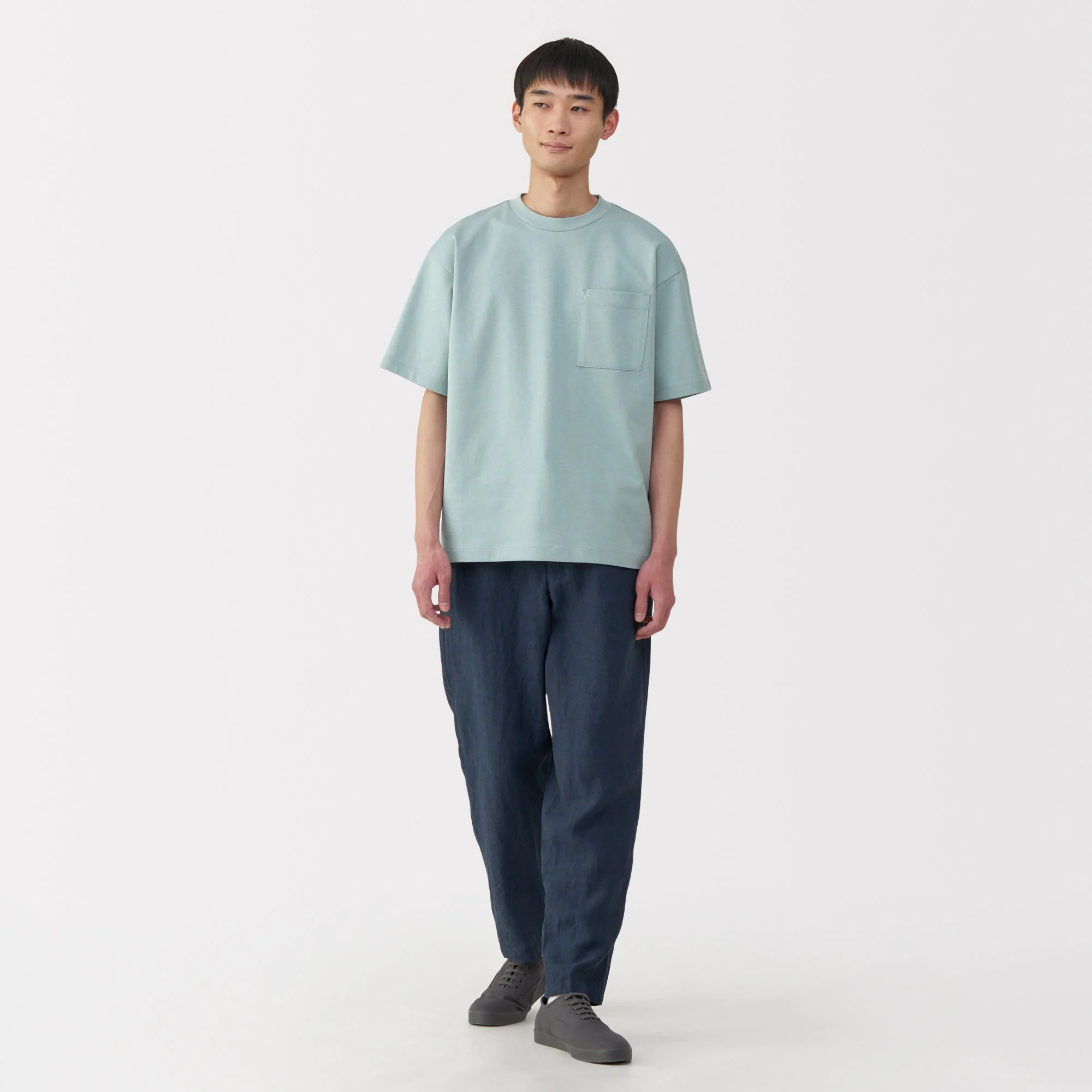 Men's Cool-Touch Wide T-Shirt - Image 4