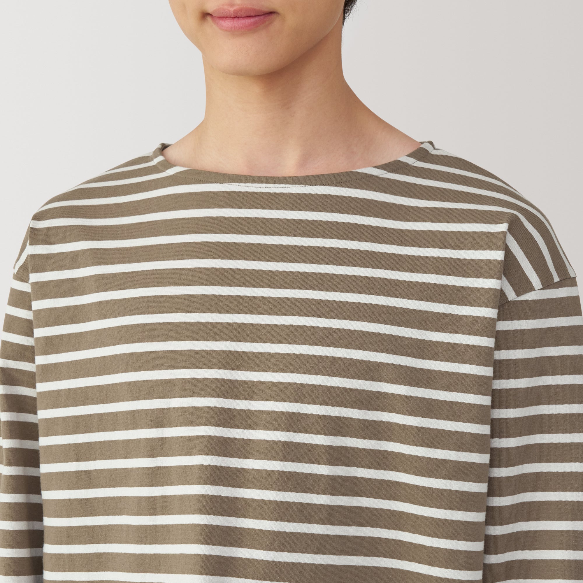 Men's Heavyweight Boatneck T-Shirt - Image 30