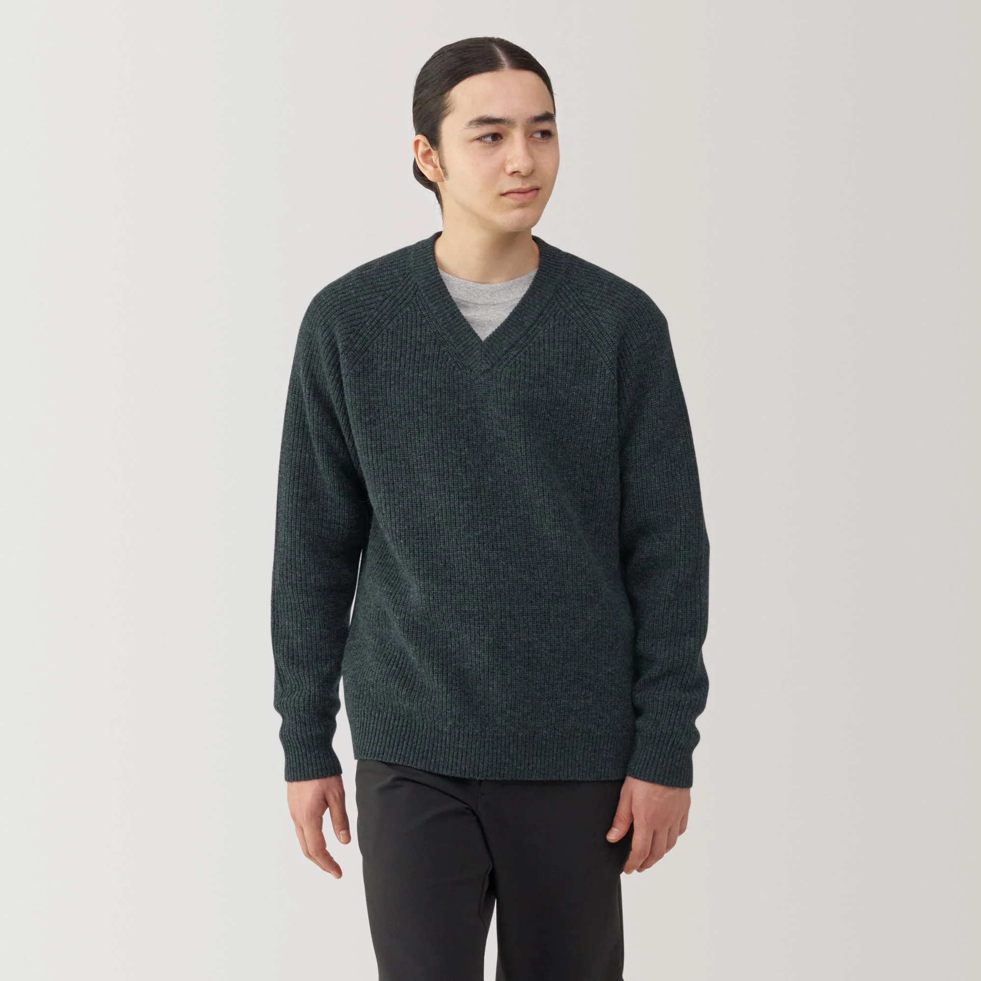 Men's Mid-Gauge V Neck Sweater - Image 17