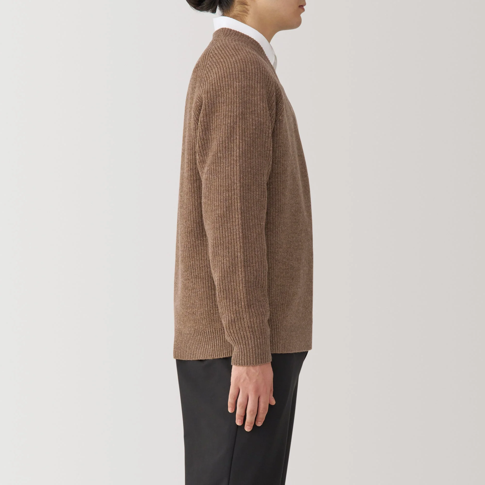 Men's Mid-Gauge V Neck Sweater - Image 5